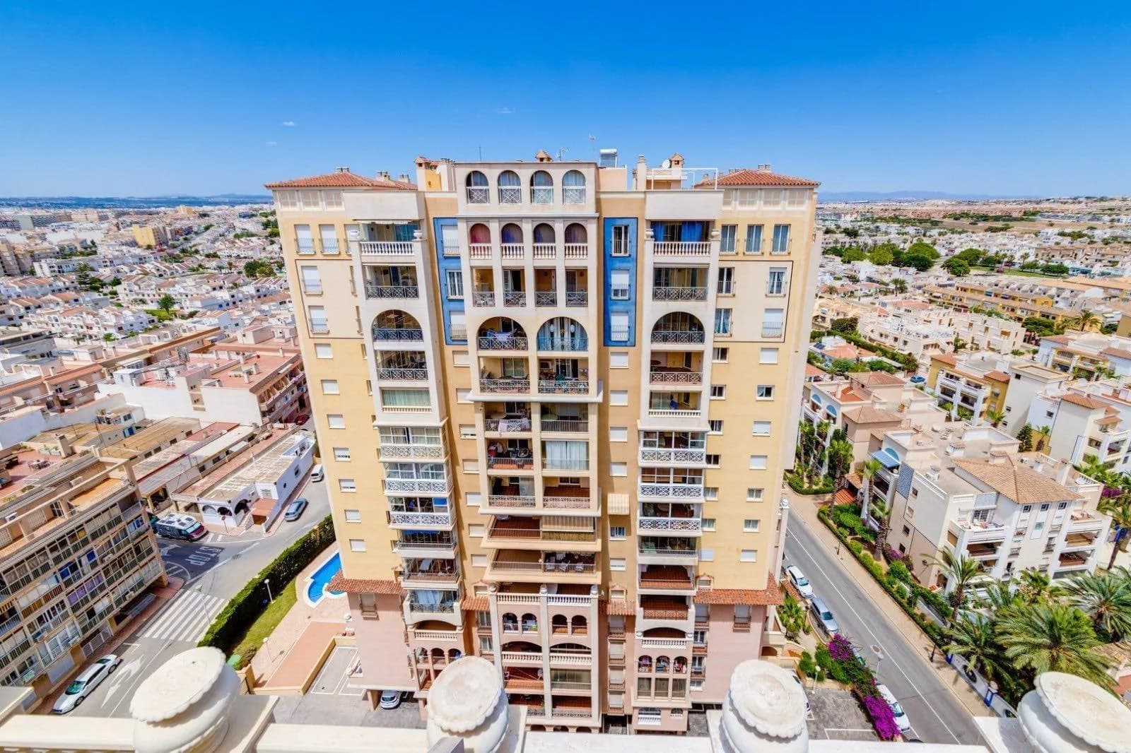 Apartment de 2 dormitorios en venta en Torrevieja, Alicante