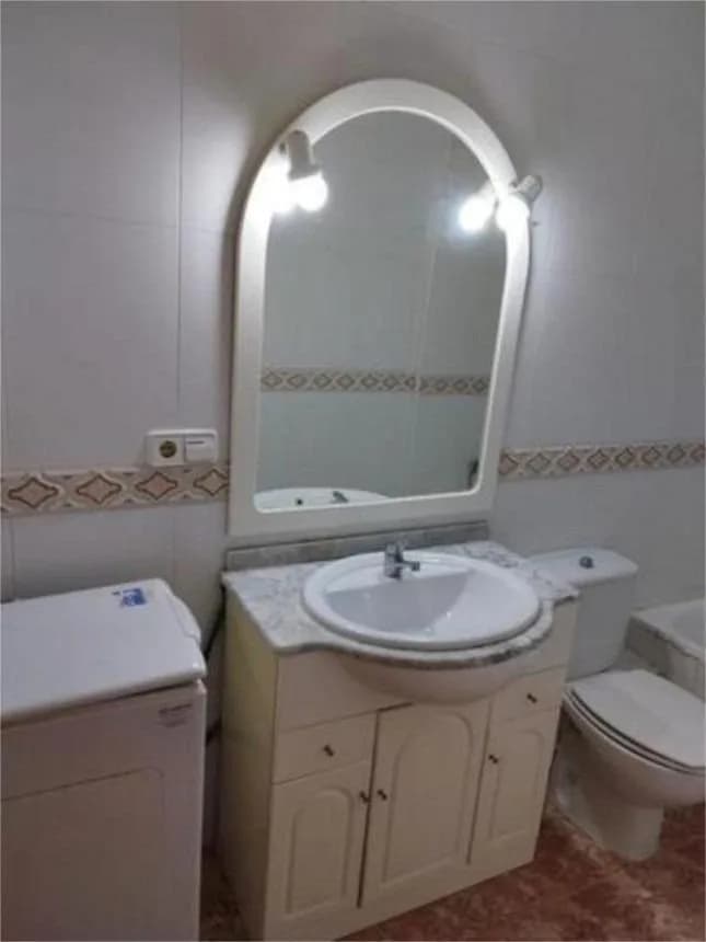 Apartment de 3 dormitorios en venta en Guardamar del Segura, Alicante - Image 5
