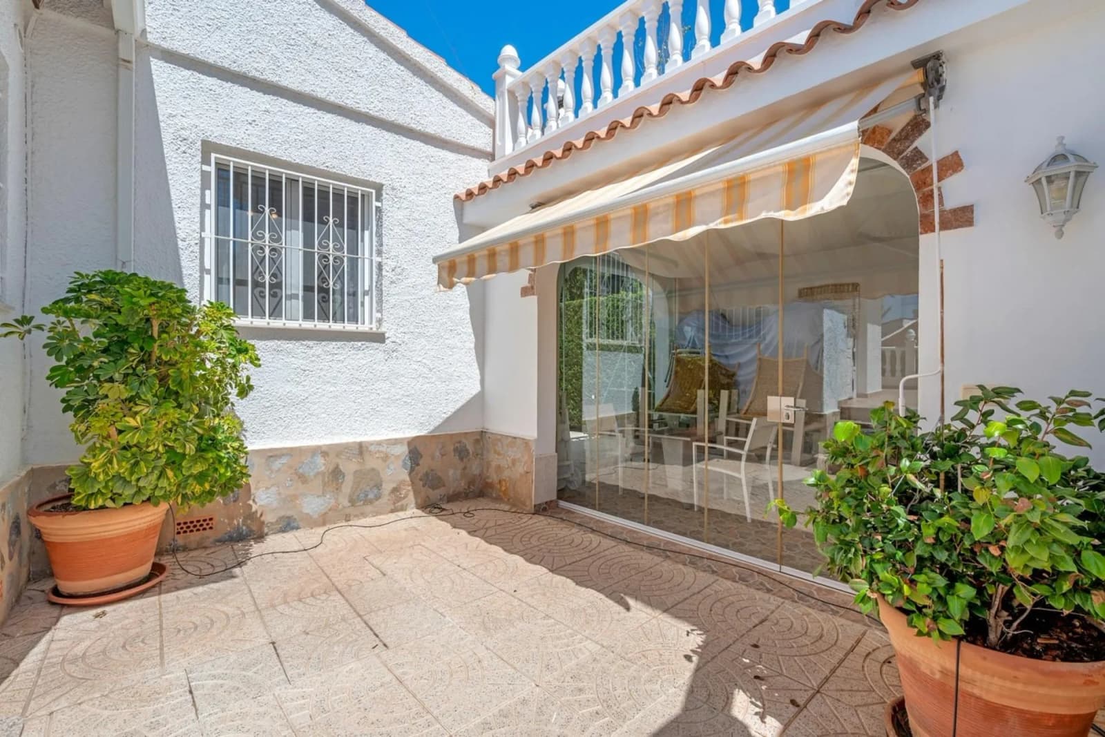 Villa de 3 dormitorios en venta en Rojales, Alicante - Image 3