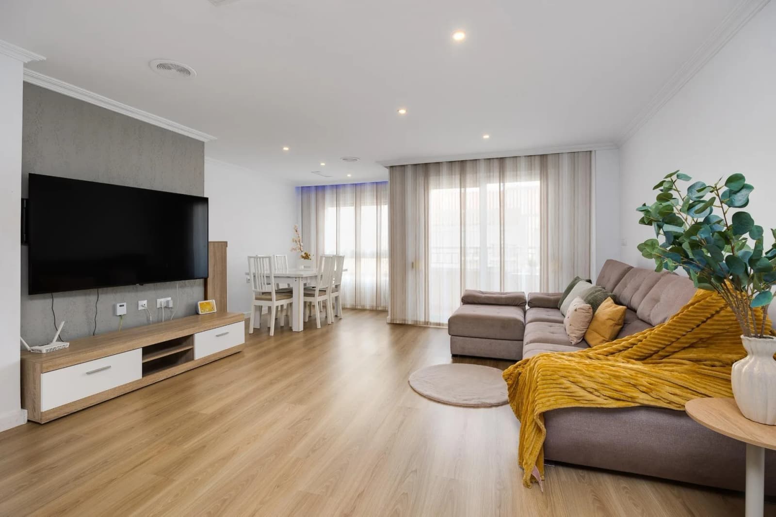 Apartment de 3 dormitorios en venta en Torrevieja, Alicante - Image 6