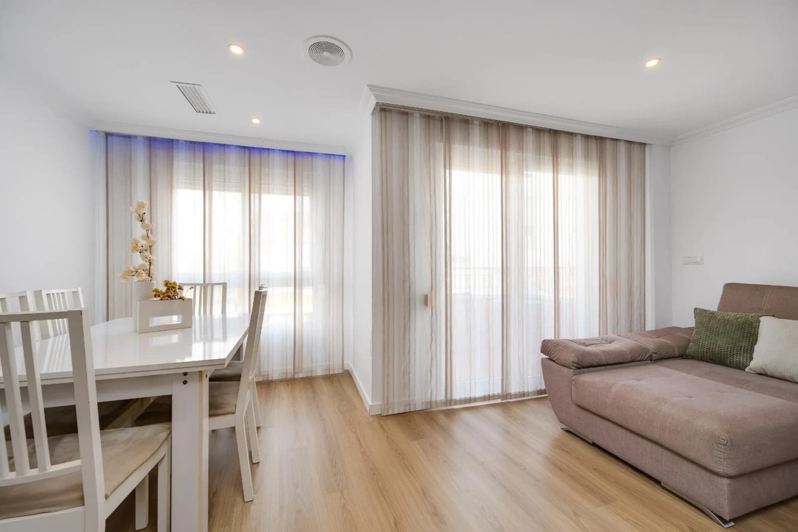 Apartment de 3 dormitorios en venta en Torrevieja, Alicante - Image 7