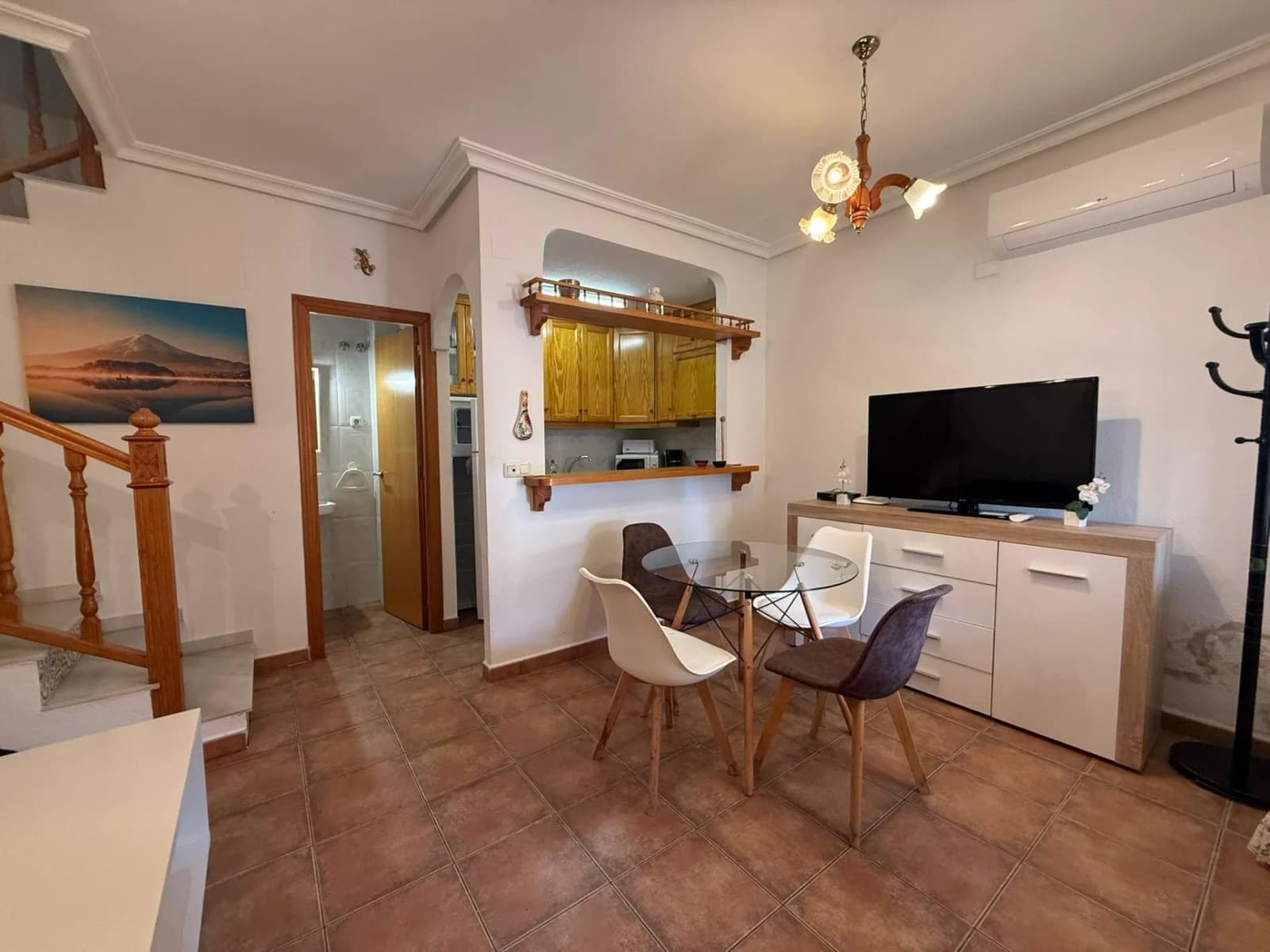 Villa de 2 dormitorios en venta en Torrevieja, Alicante - Image 2