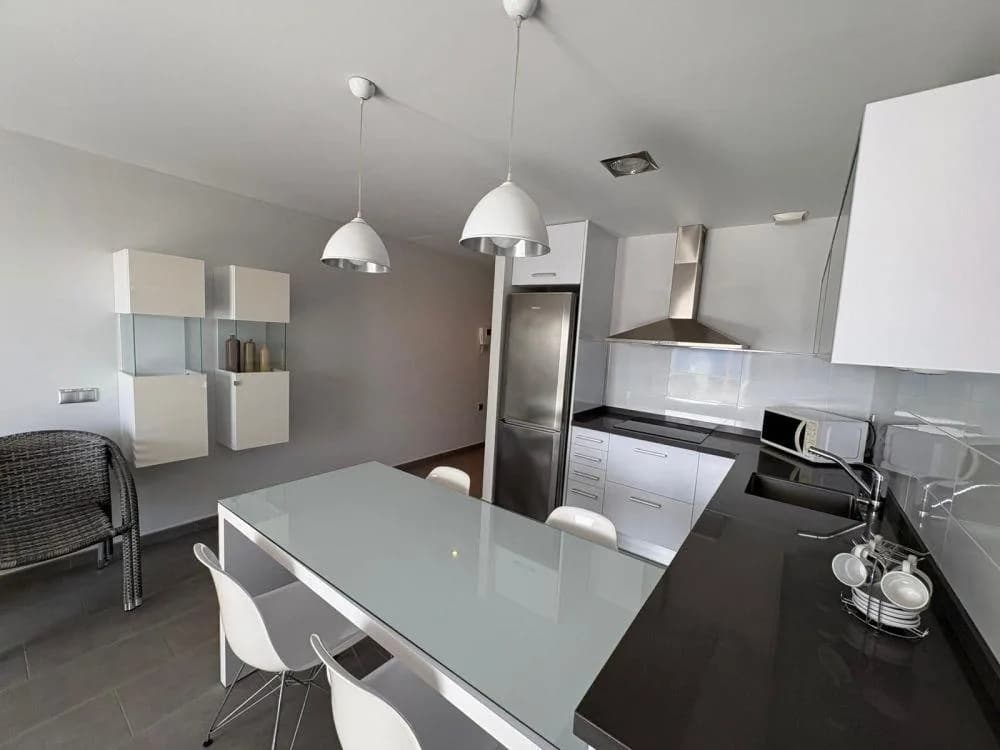 Apartment de 2 dormitorios en venta en Torrevieja, Alicante - Image 4