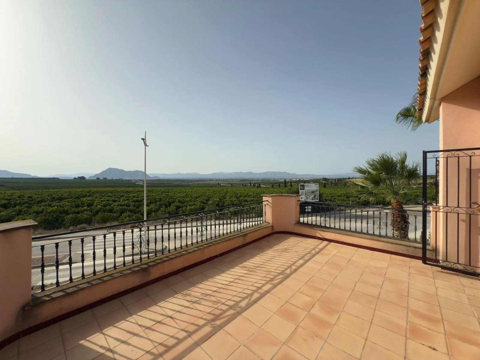 Villa de 3 dormitorios en venta en Algorfa, Alicante - Image 2