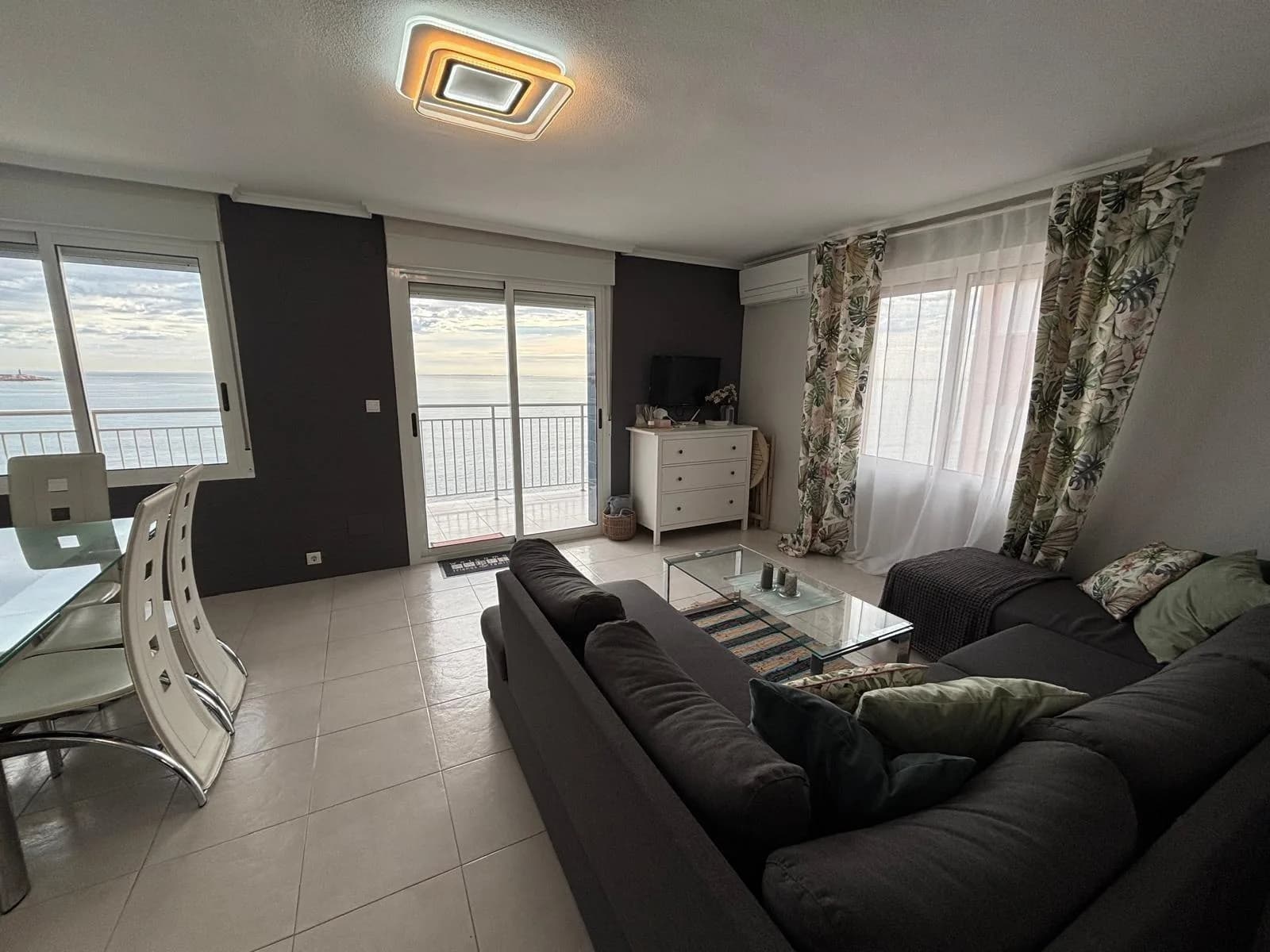 Apartment de 2 dormitorios en venta en Torrevieja, Alicante - Image 3