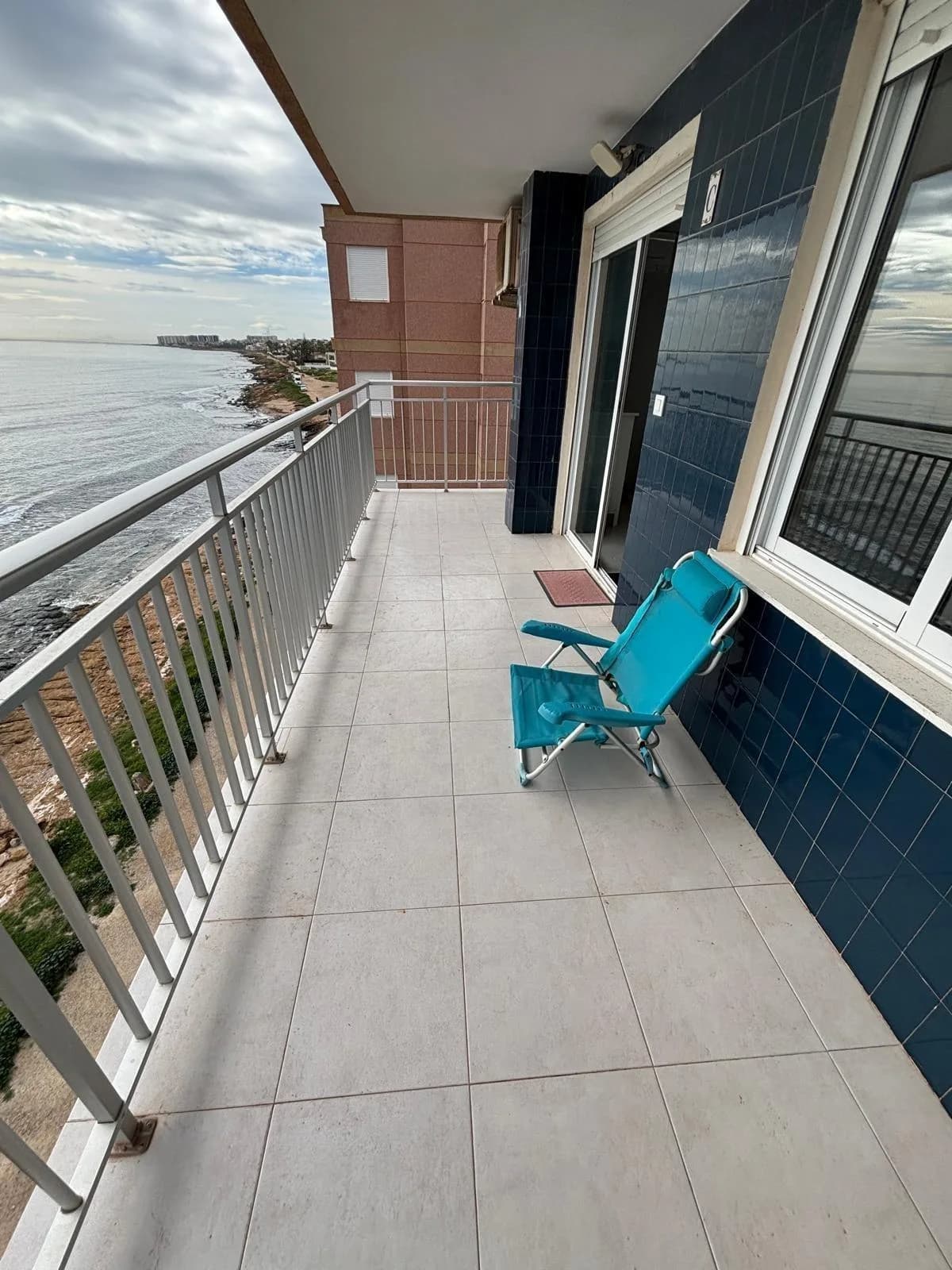 Apartment de 2 dormitorios en venta en Torrevieja, Alicante - Image 6
