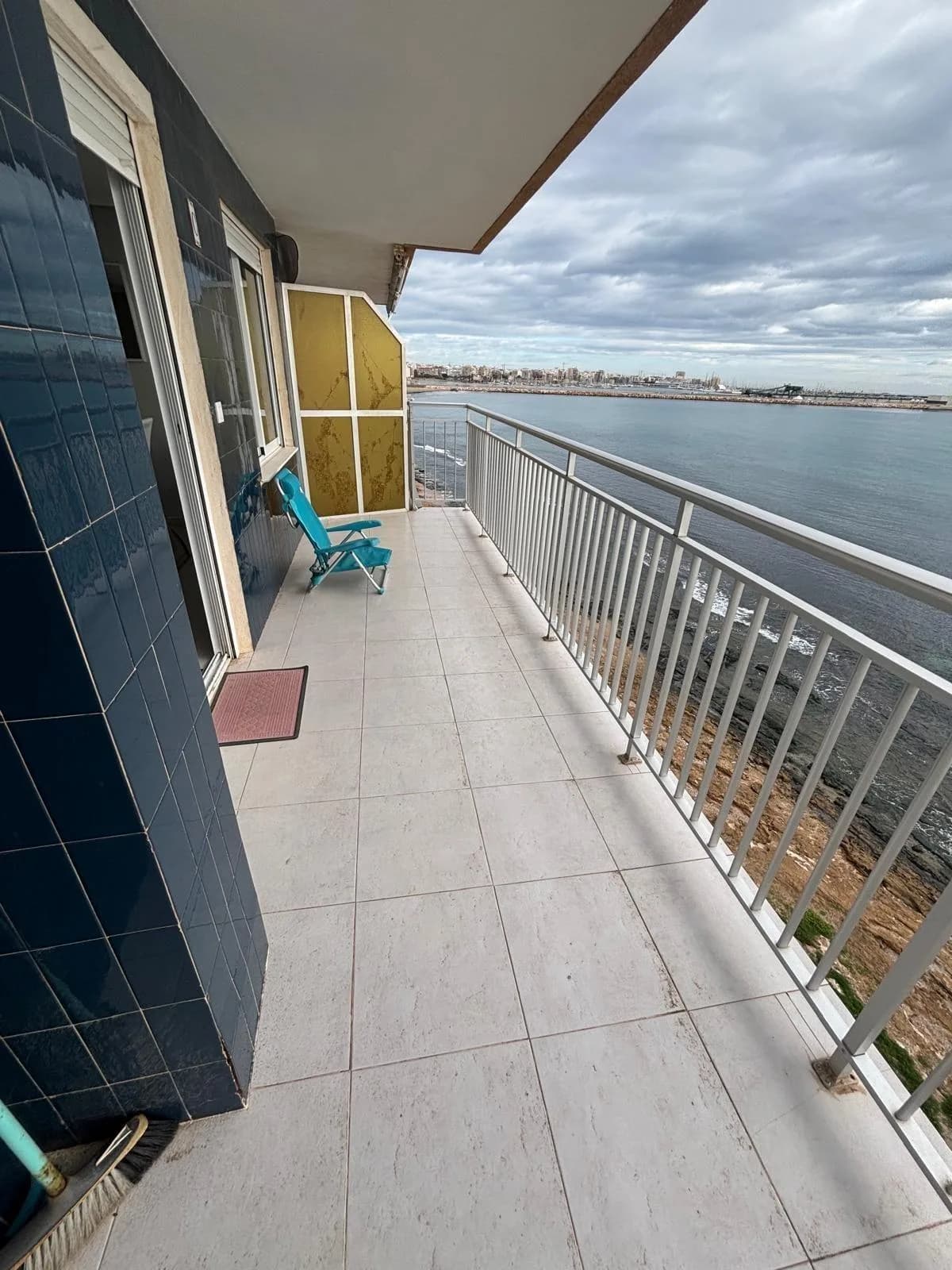 Apartment de 2 dormitorios en venta en Torrevieja, Alicante - Image 8