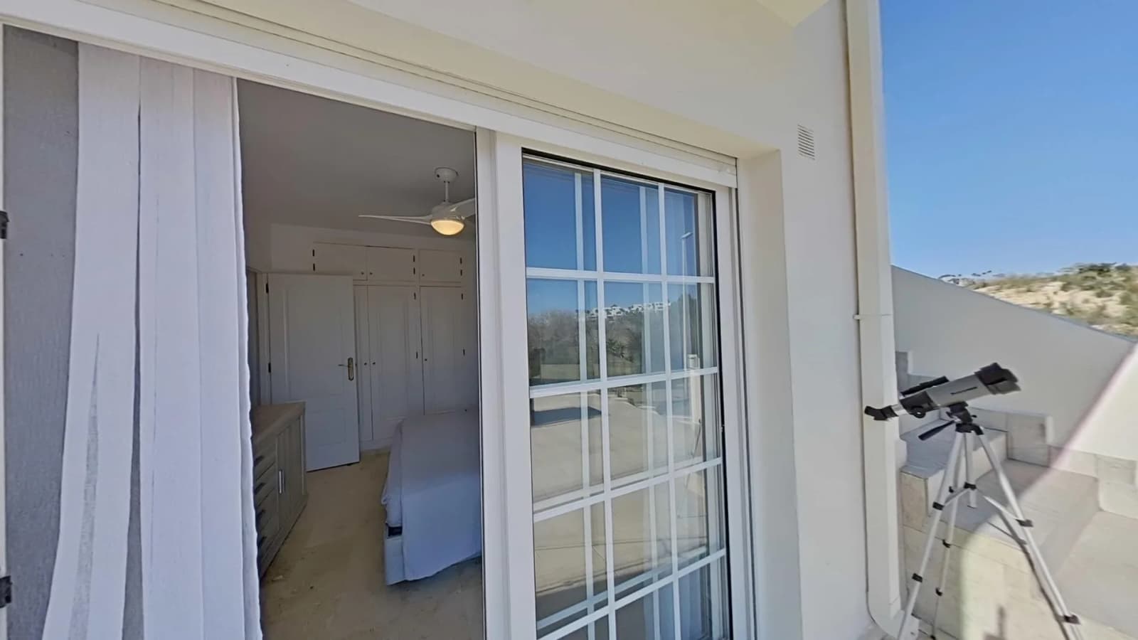 Villa de 4 dormitorios en venta en Orihuela Costa, Alicante - Image 4