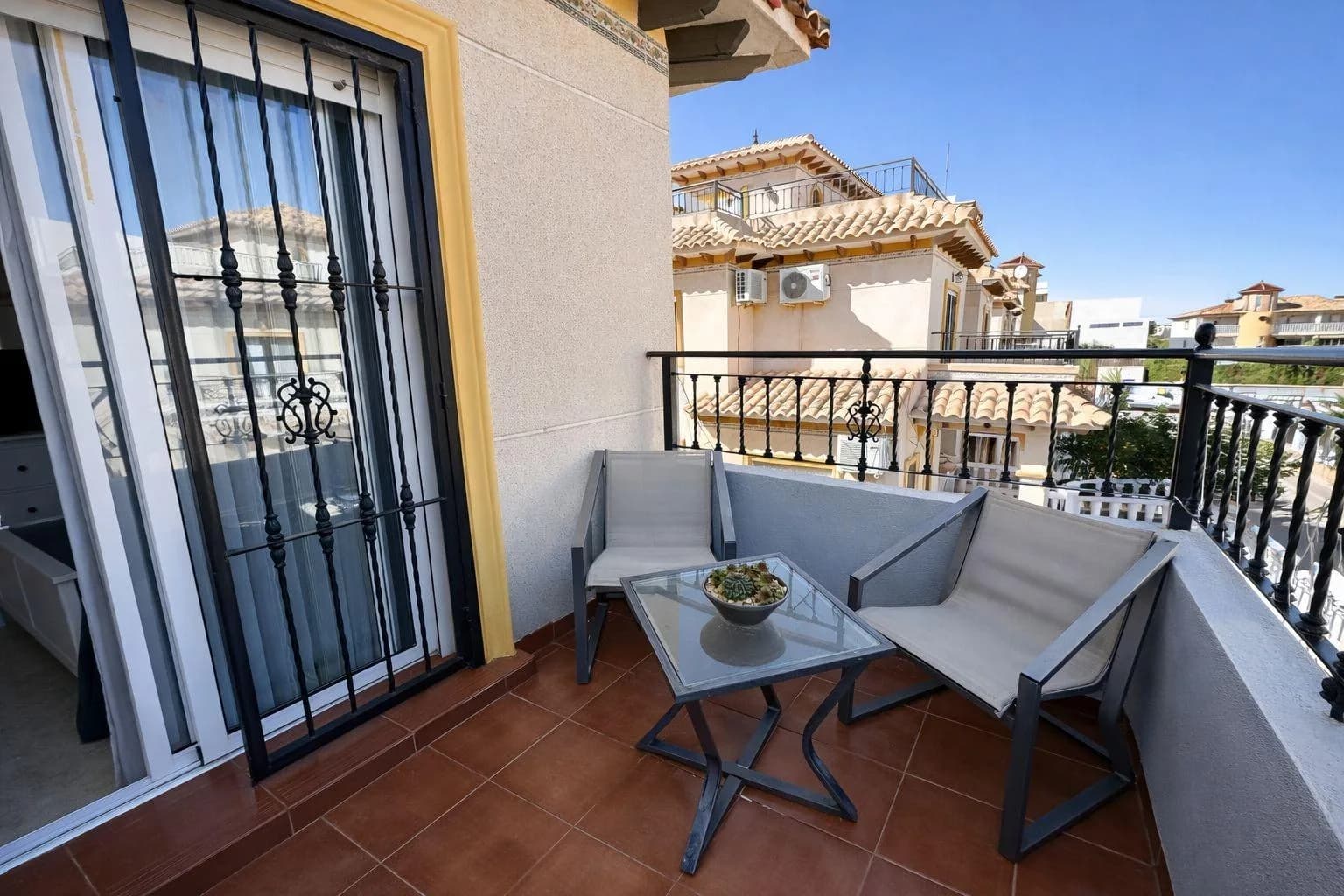 Terraced House In Torrevieja - Image 4