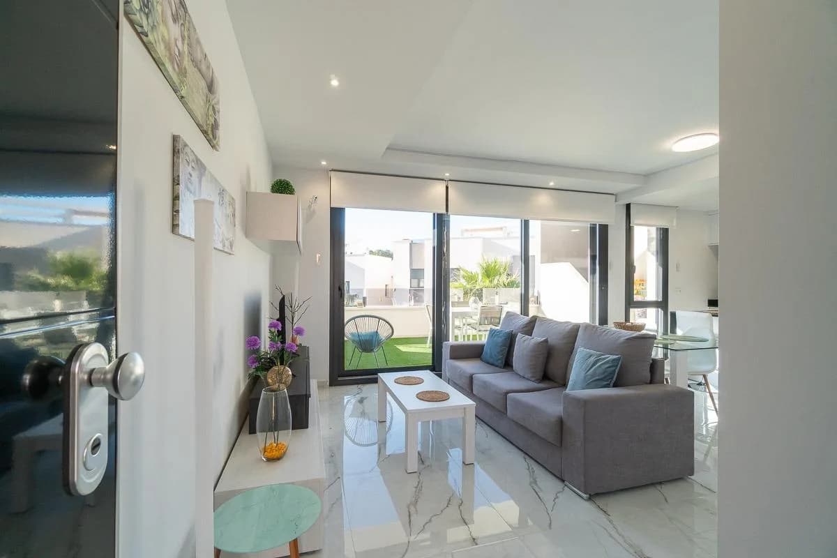 Apartment de 2 dormitorios en venta en Orihuela Costa, Alicante