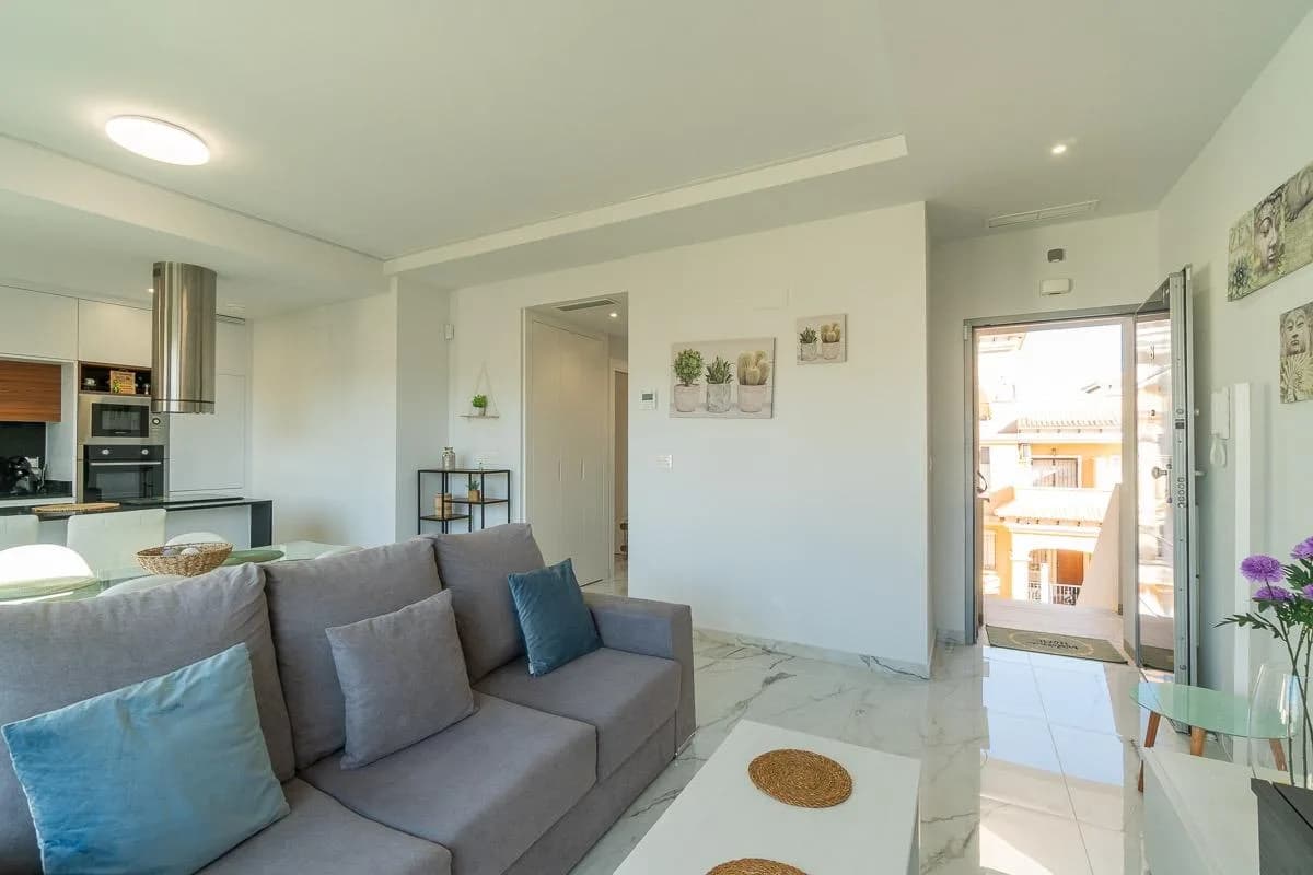 Apartment de 2 dormitorios en venta en Orihuela Costa, Alicante - Image 7