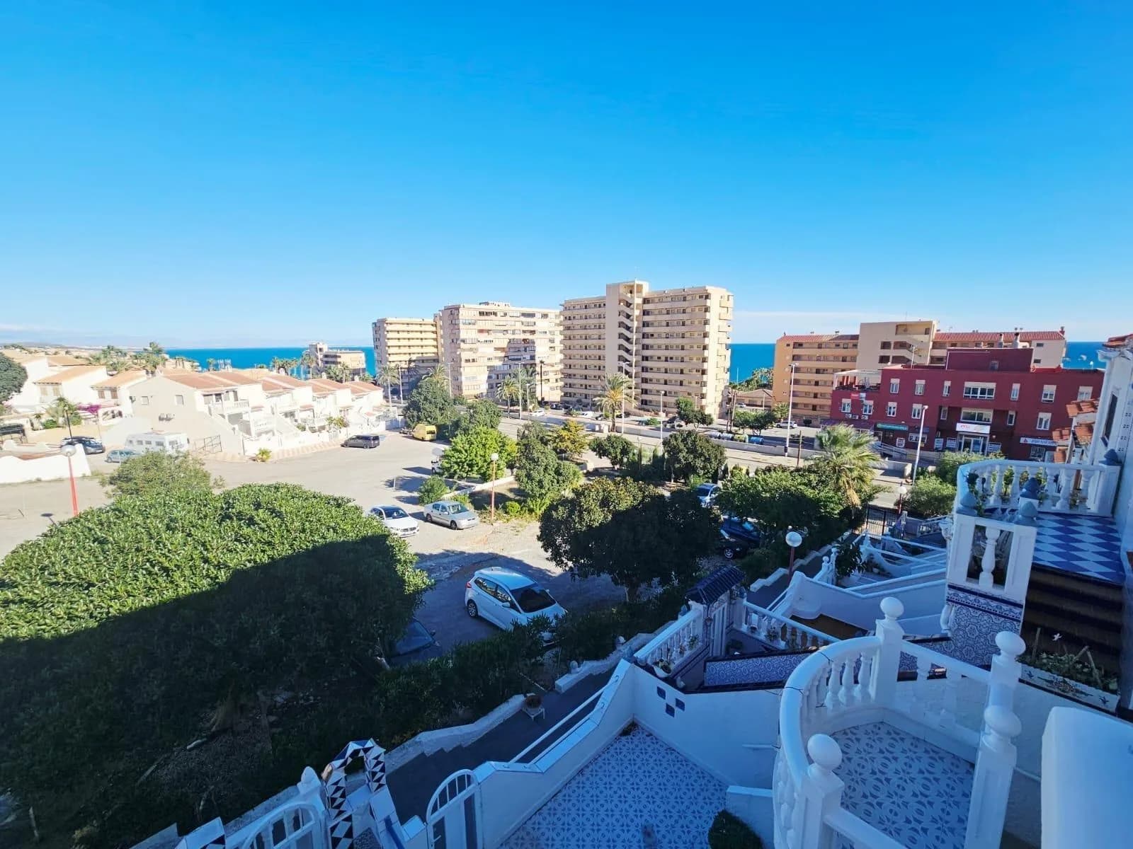 Duplex de 3 dormitorios en venta en Torrevieja, Alicante