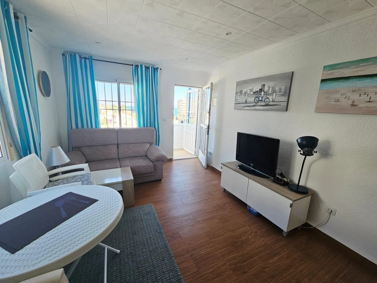 Duplex de 3 dormitorios en venta en Torrevieja, Alicante - Image 4