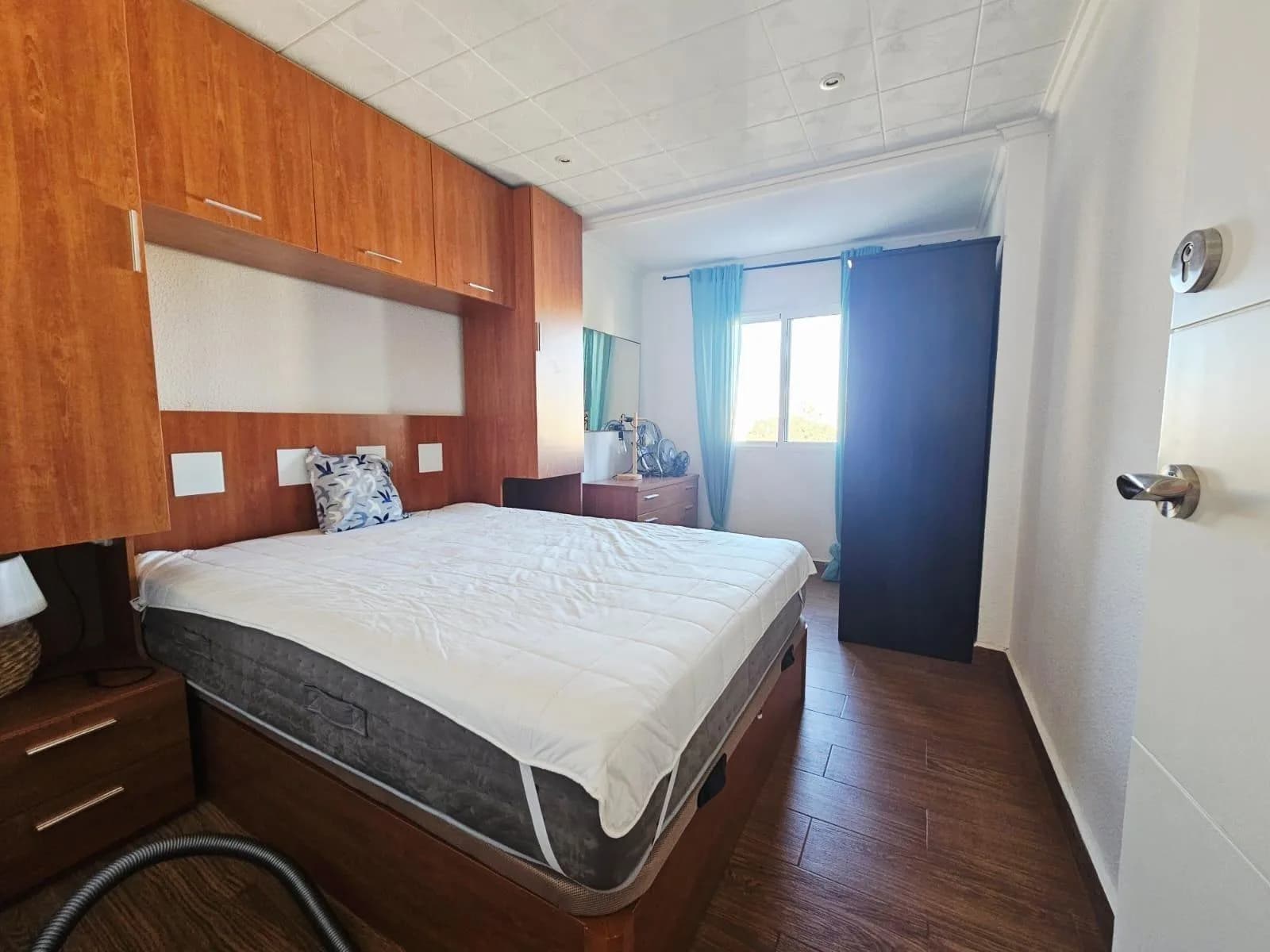 Duplex de 3 dormitorios en venta en Torrevieja, Alicante - Image 8