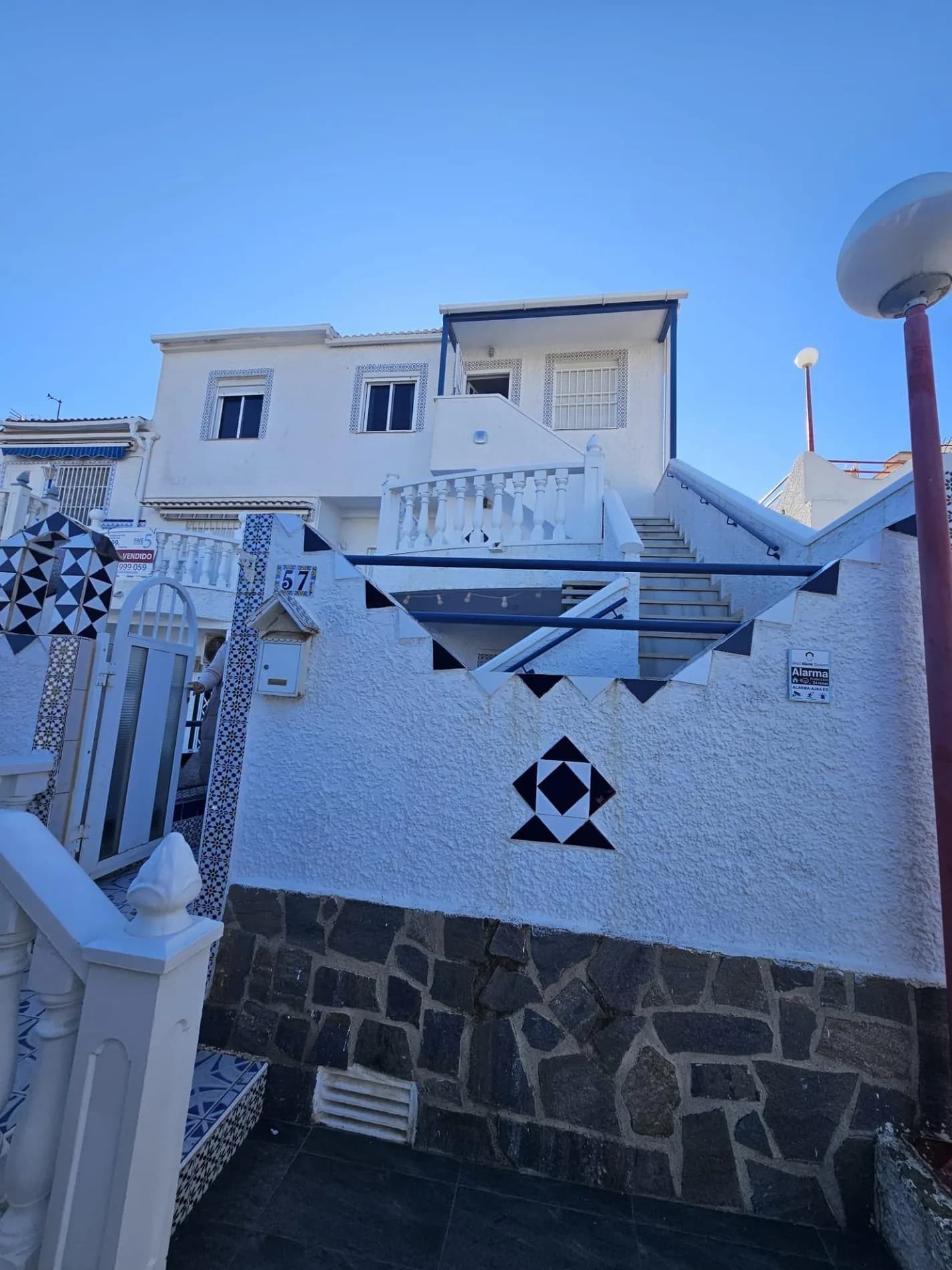 Duplex de 3 dormitorios en venta en Torrevieja, Alicante - Image 9
