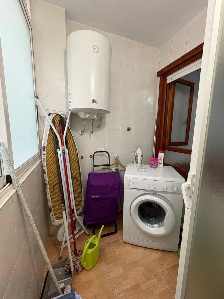 Apartment de 2 dormitorios en venta en Torrevieja, Alicante - Image 2
