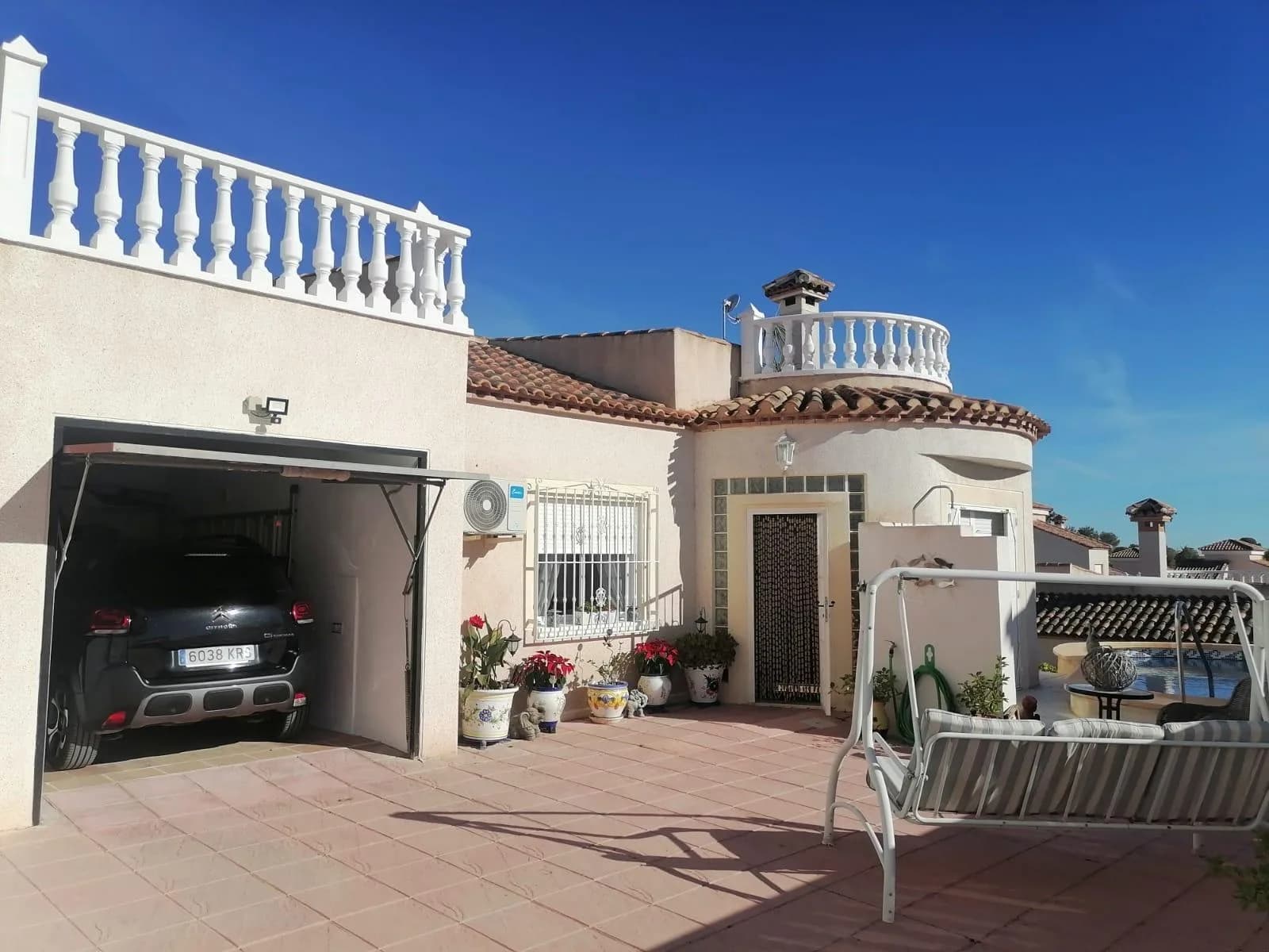 Villa de 3 dormitorios en venta en San Miguel de Salinas, Alicante - Image 2