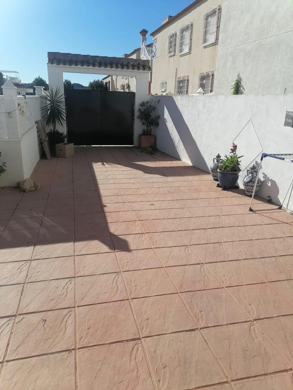 Villa de 3 dormitorios en venta en San Miguel de Salinas, Alicante - Image 7