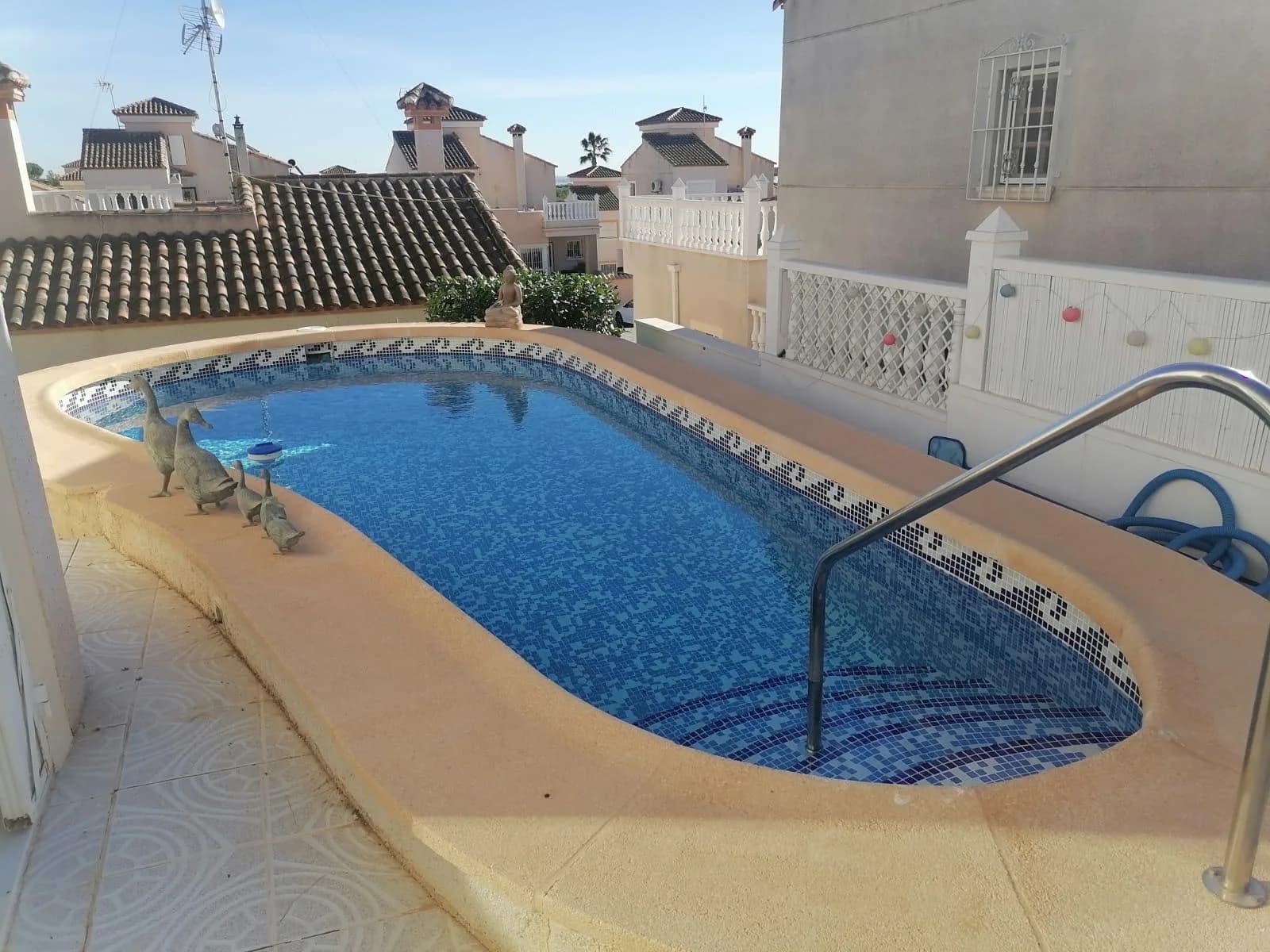 Villa de 3 dormitorios en venta en San Miguel de Salinas, Alicante - Image 9