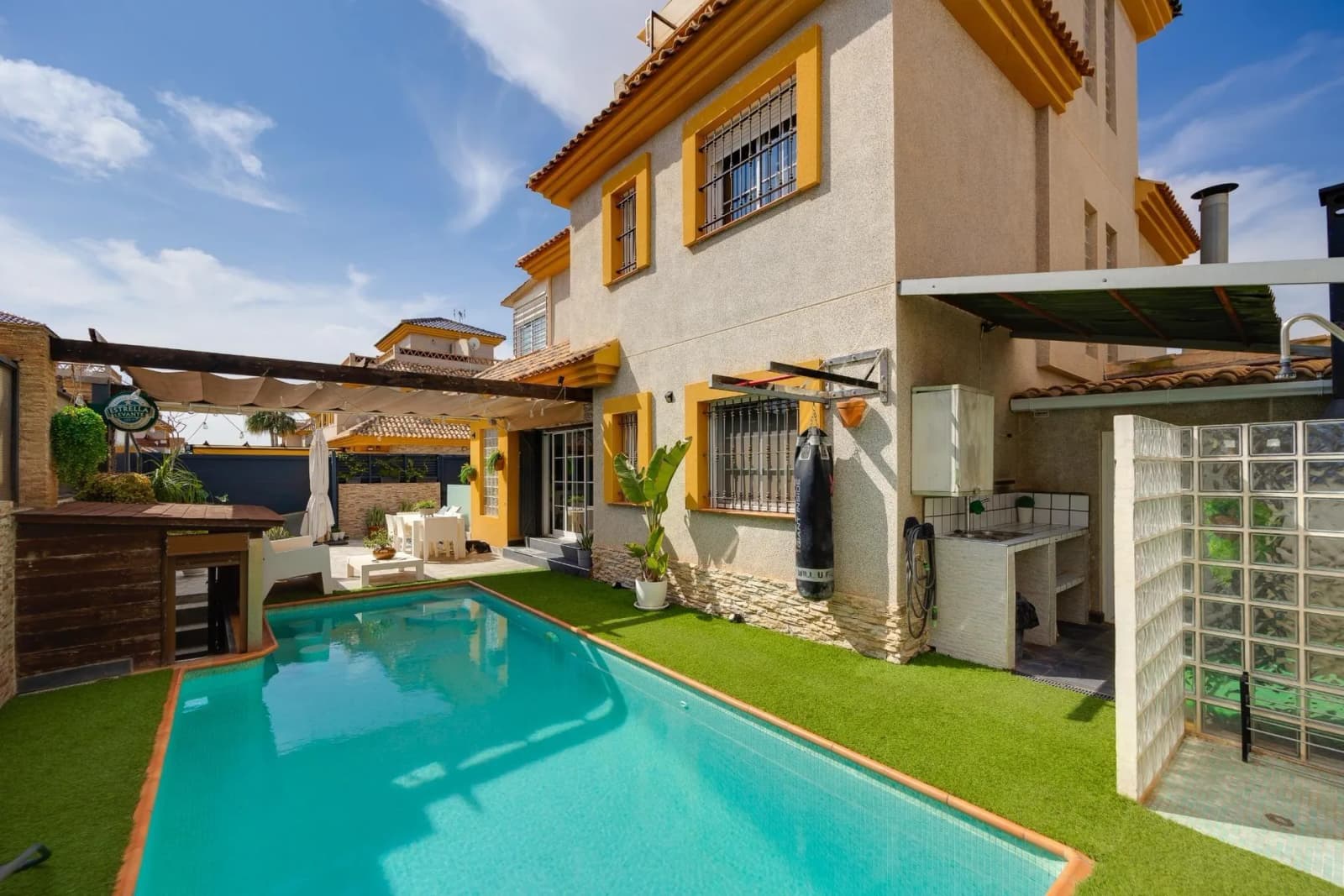 Villa de 3 dormitorios en venta en Los Montesinos, Alicante