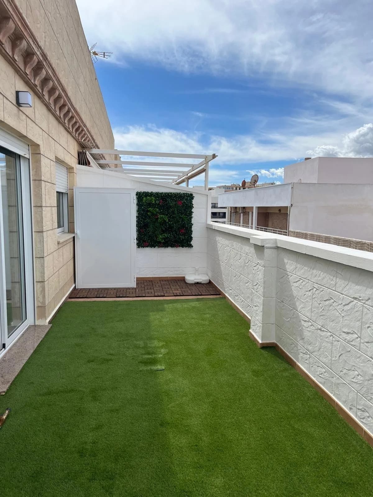 Villa de 2 dormitorios en venta en Torrevieja, Alicante - Image 3