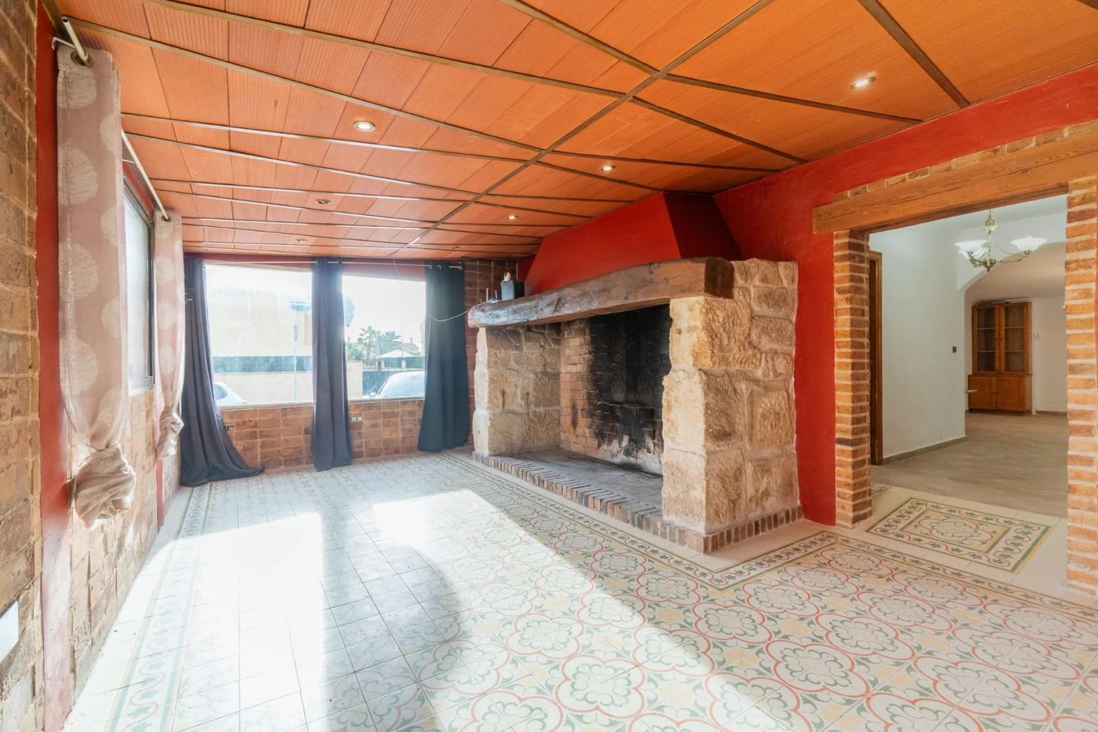Villa de 4 dormitorios en venta en Torrevieja, Alicante - Image 2