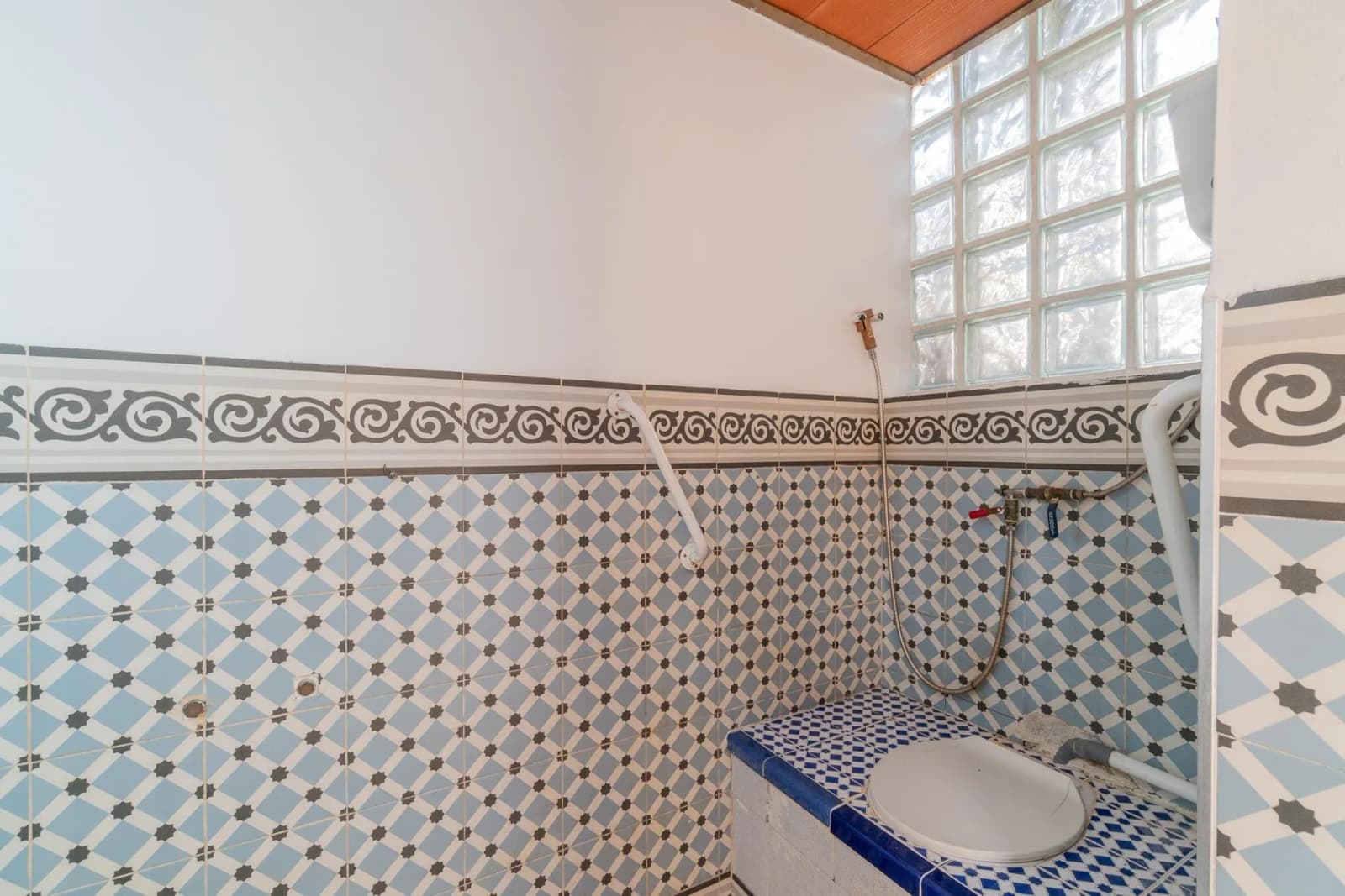 Villa de 4 dormitorios en venta en Torrevieja, Alicante - Image 5