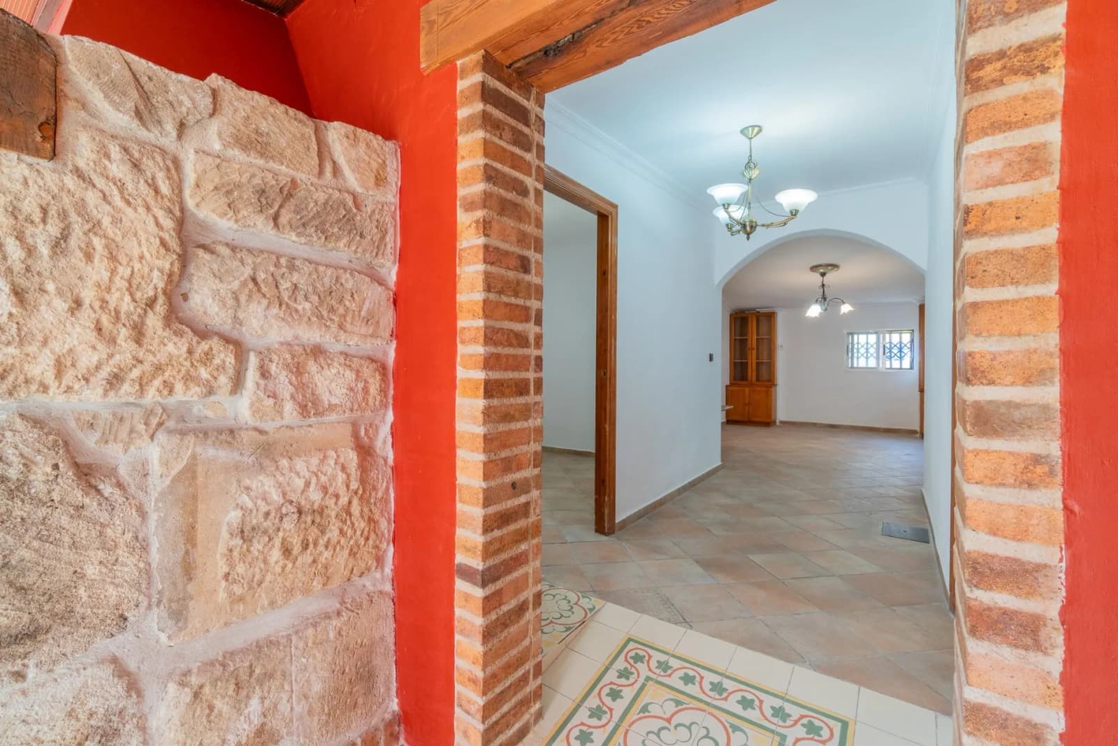 Villa de 4 dormitorios en venta en Torrevieja, Alicante - Image 8
