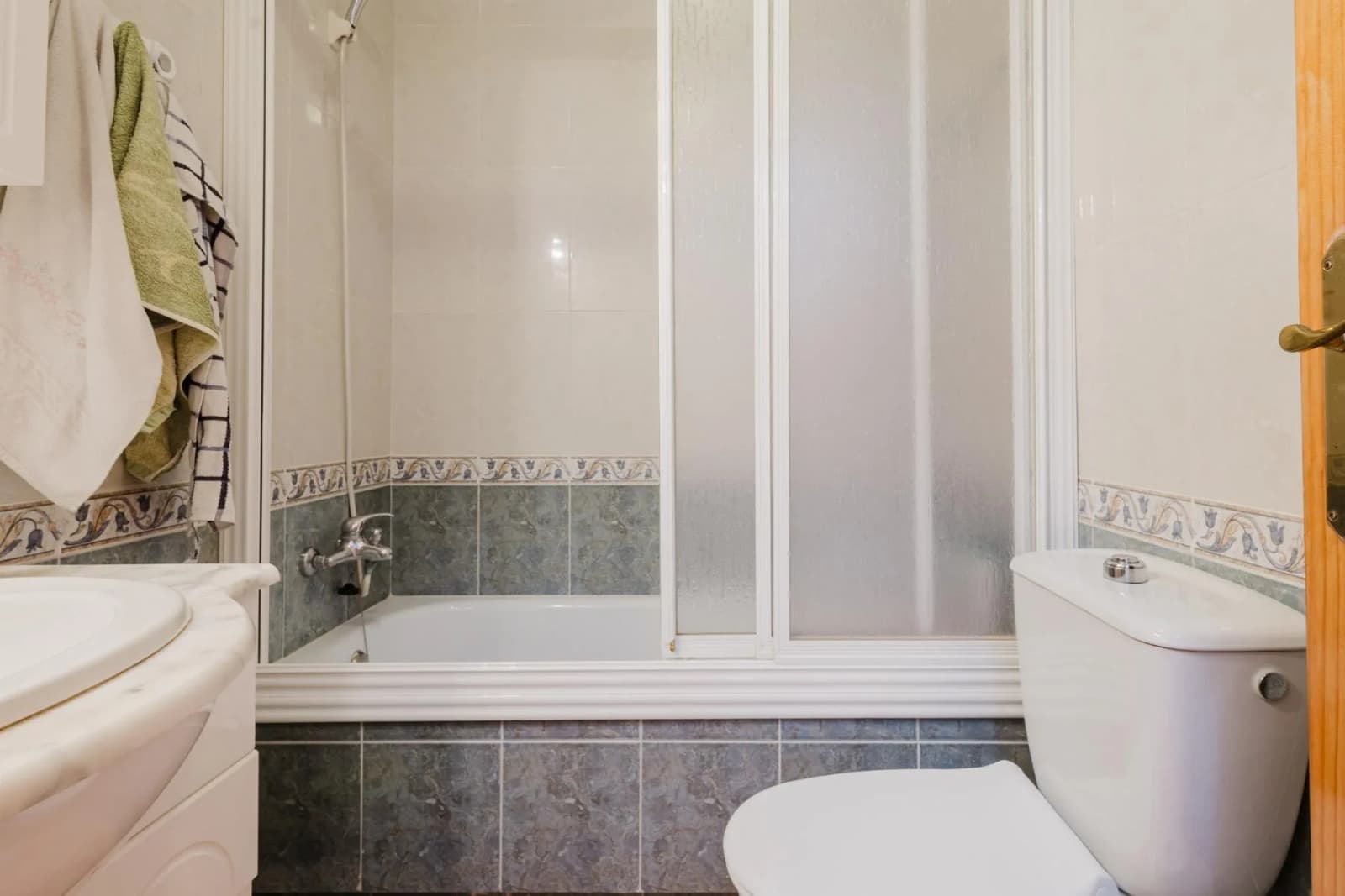 Apartment de 3 dormitorios en venta en Torrevieja, Alicante - Image 2