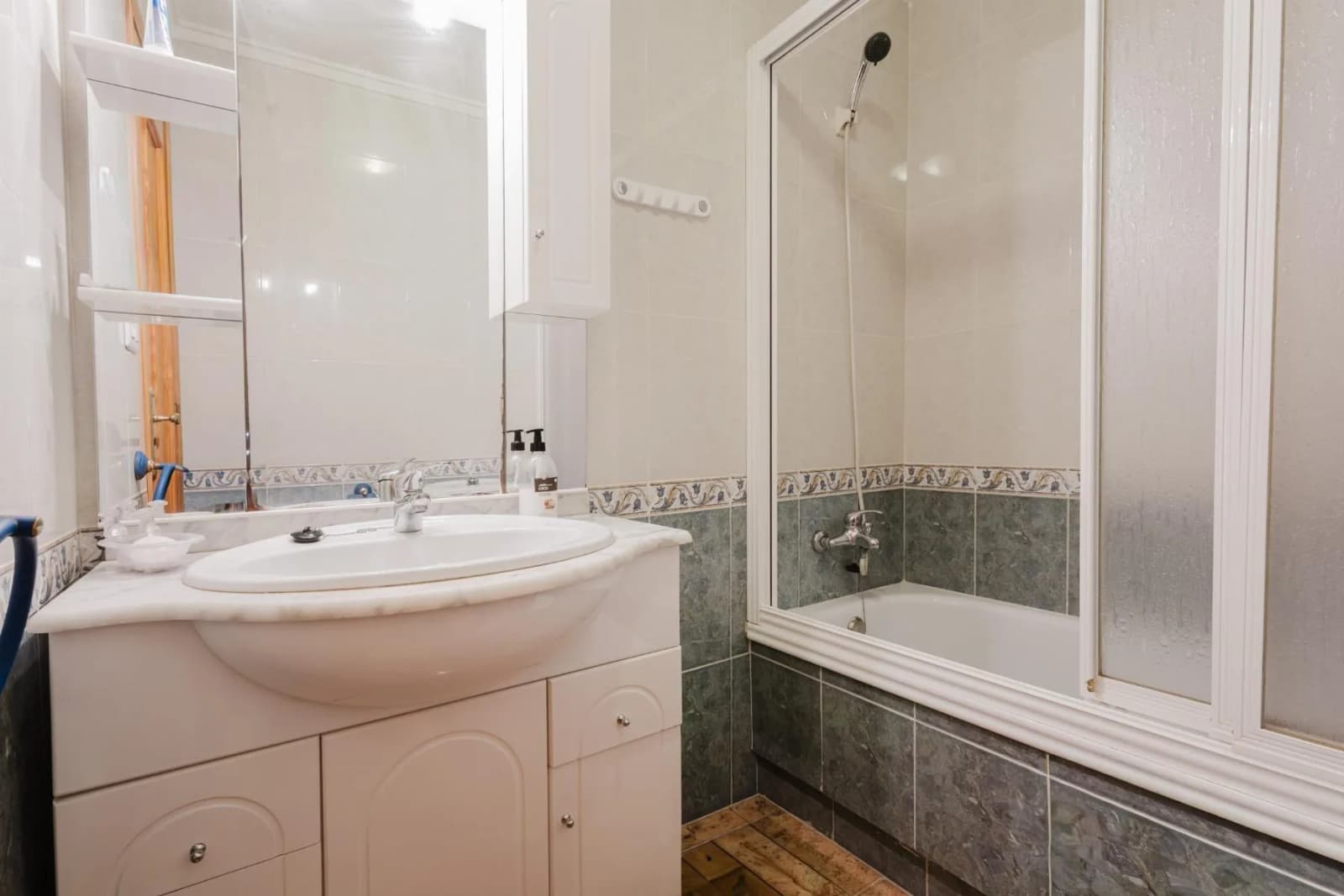 Apartment de 3 dormitorios en venta en Torrevieja, Alicante - Image 4