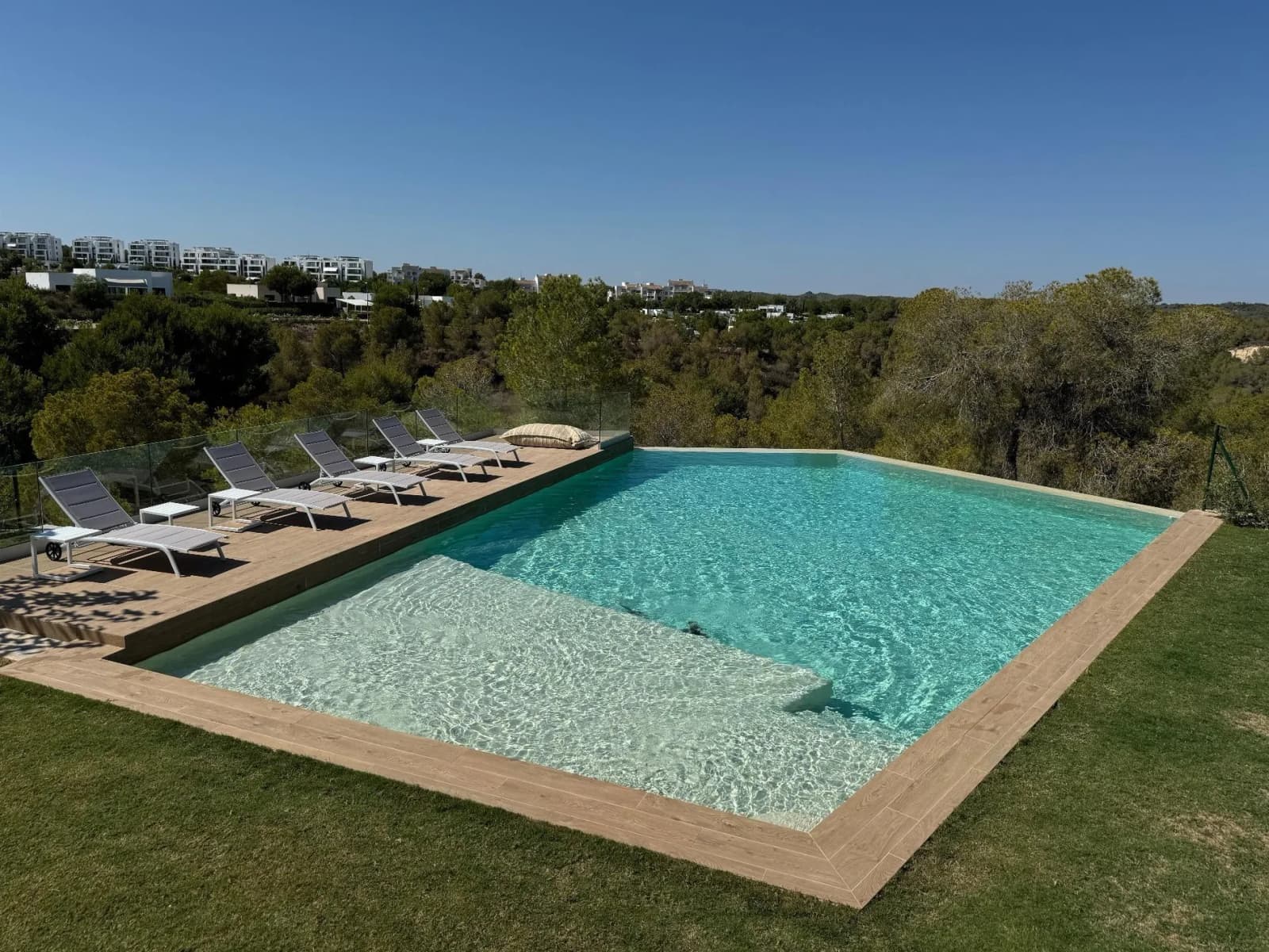 Apartment de 2 dormitorios en venta en Orihuela, Alicante - Image 2