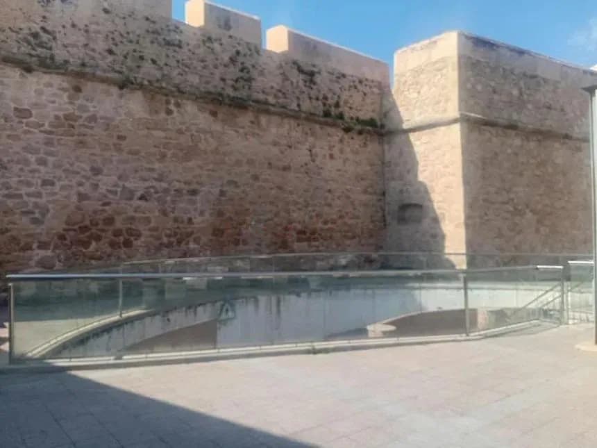 Villa с 3 спальнями на продажу в Santa Pola, Alicante - Image 2