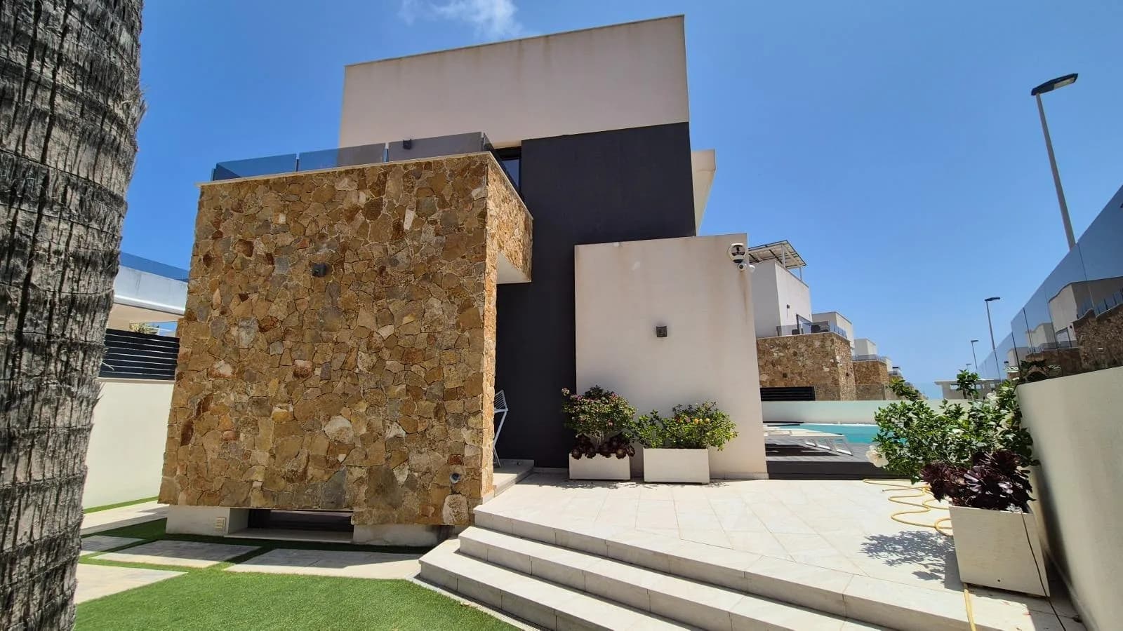 Villa de 4 dormitorios en venta en Torrevieja, Alicante