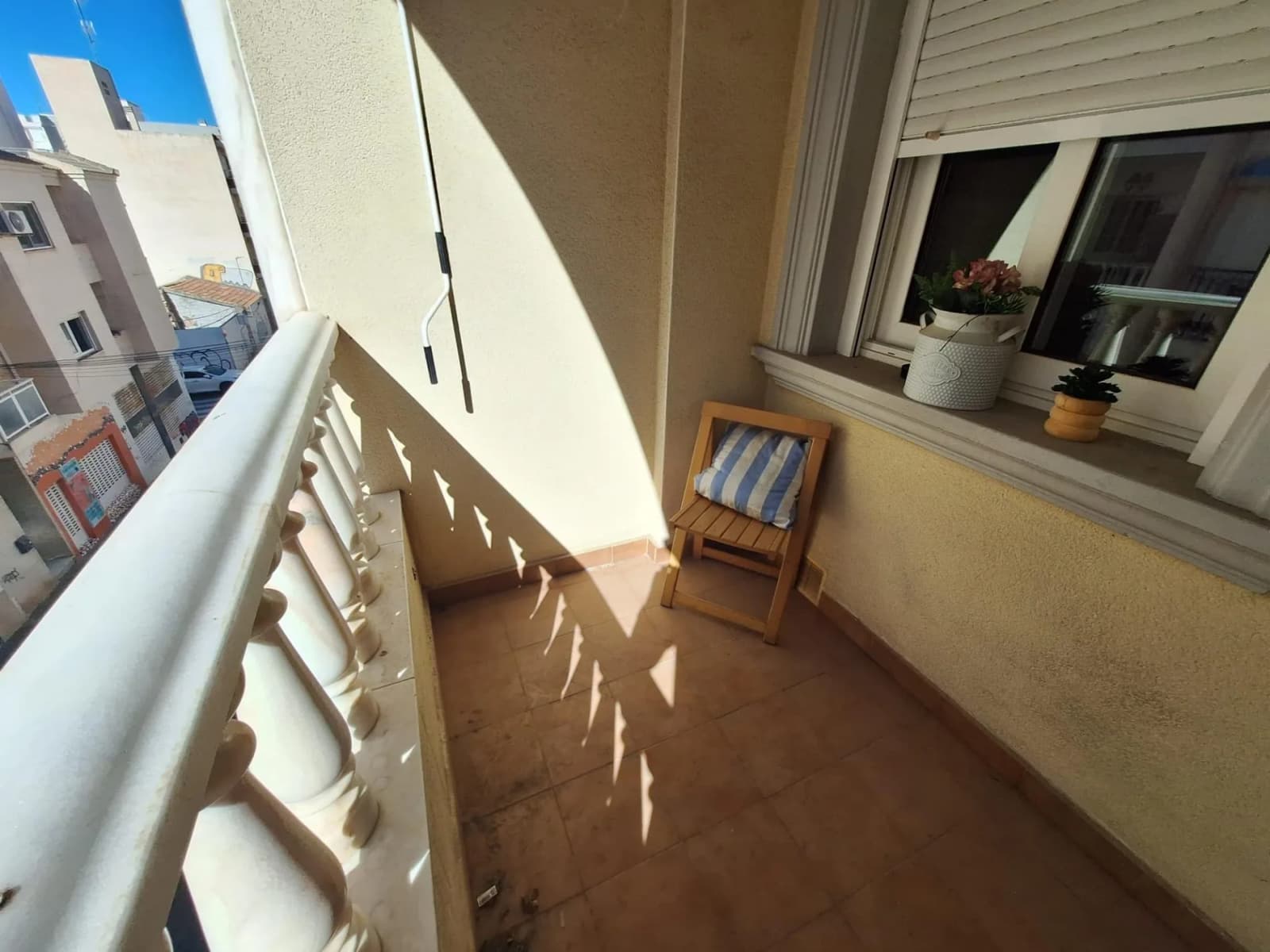 Apartment de 3 dormitorios en venta en Torrevieja, Alicante - Image 2