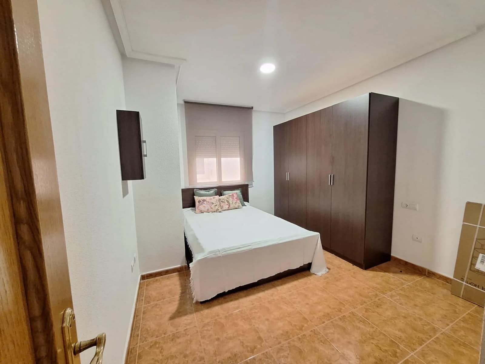 Apartment de 3 dormitorios en venta en Torrevieja, Alicante - Image 3