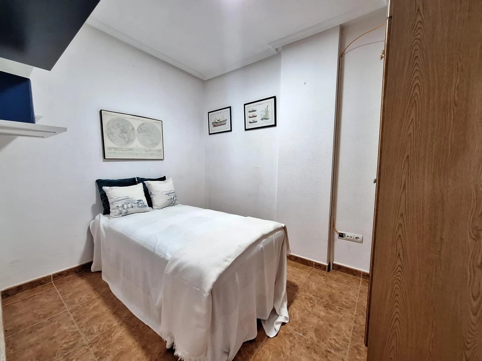 Apartment de 3 dormitorios en venta en Torrevieja, Alicante - Image 4