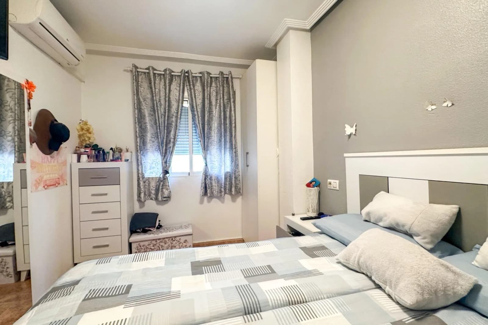 Bungalow de 2 dormitorios en venta en Torrevieja, Alicante - Image 9