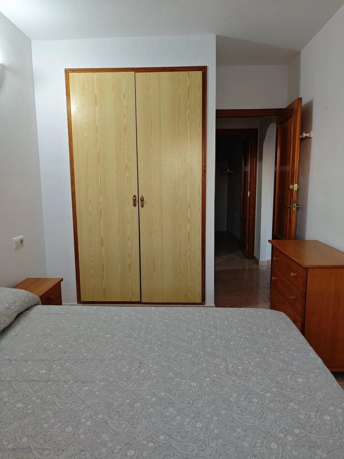 Apartment de 2 dormitorios en venta en Torrevieja, Alicante - Image 4