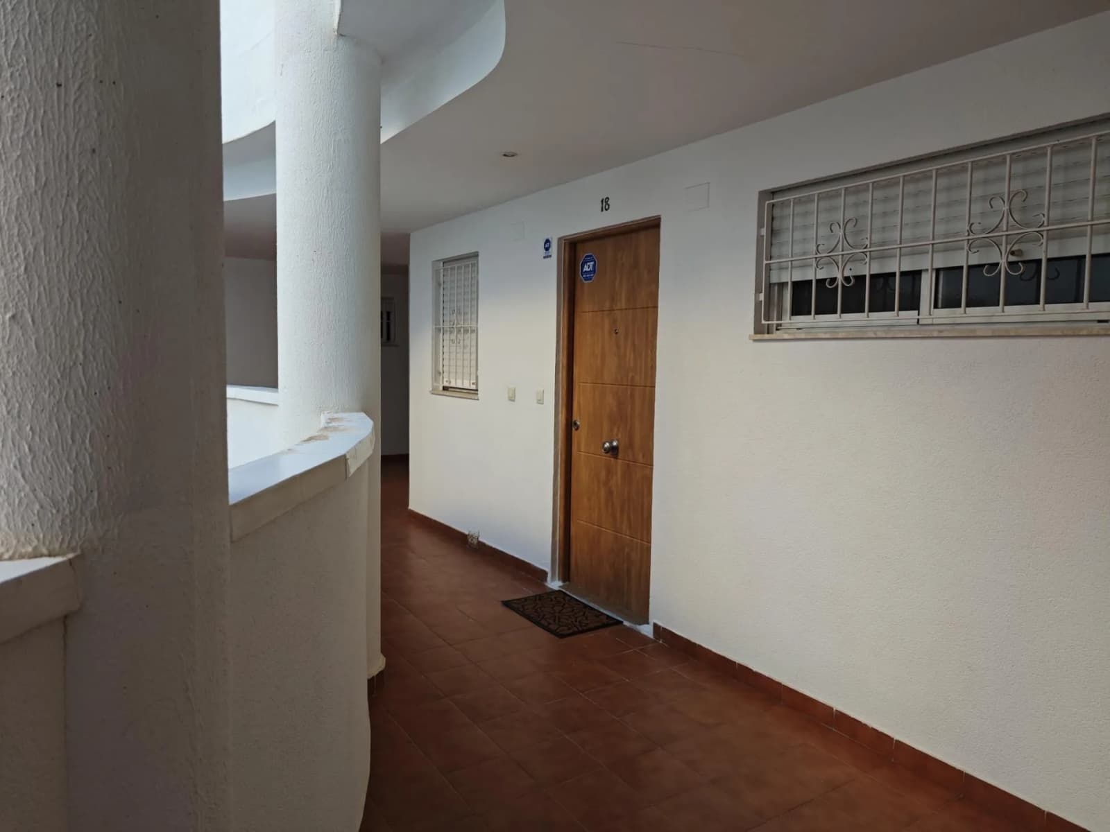 Apartment de 2 dormitorios en venta en Torrevieja, Alicante - Image 7