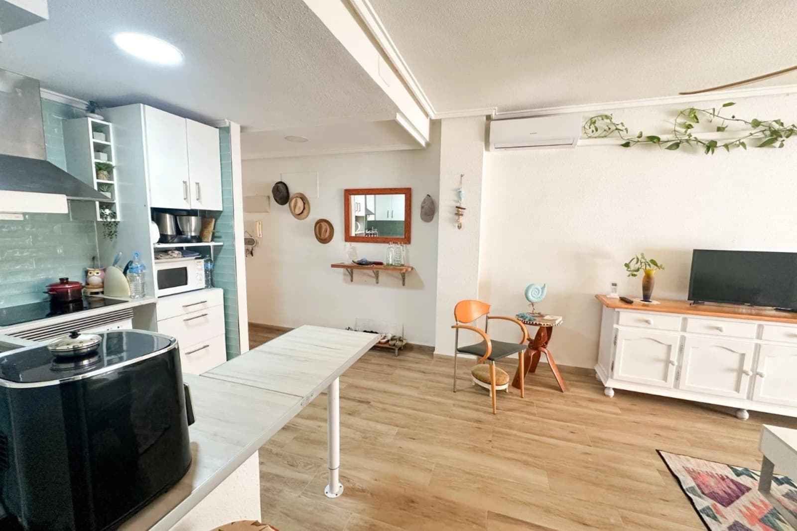 Apartment de 2 dormitorios en venta en Torrevieja, Alicante - Image 3