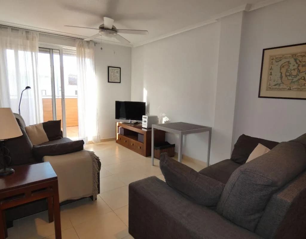 Apartment de 3 dormitorios en venta en Torrevieja, Alicante - Image 2