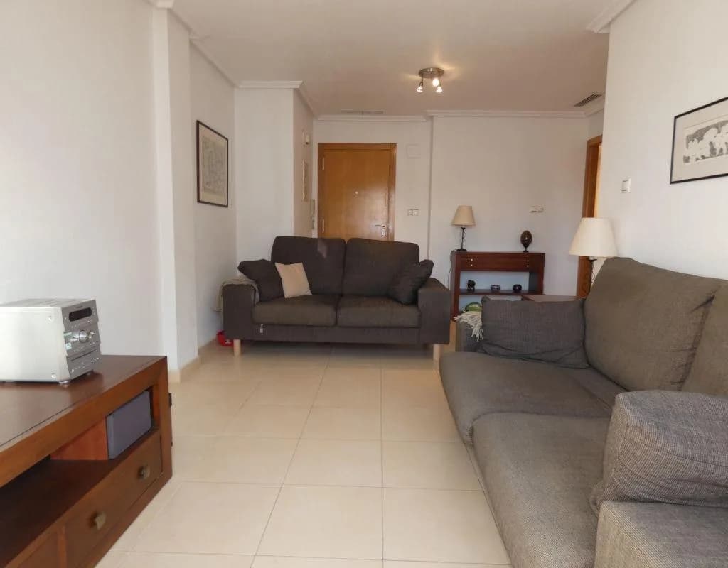 Apartment de 3 dormitorios en venta en Torrevieja, Alicante - Image 3