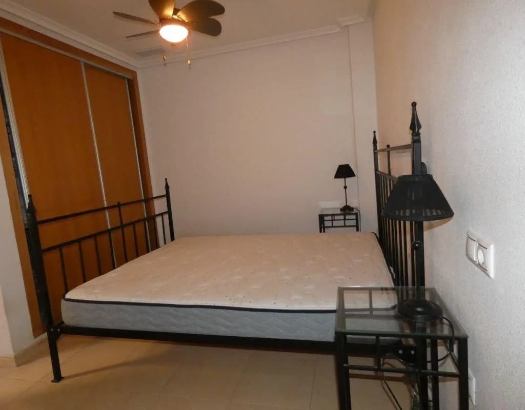 Apartment de 3 dormitorios en venta en Torrevieja, Alicante - Image 6