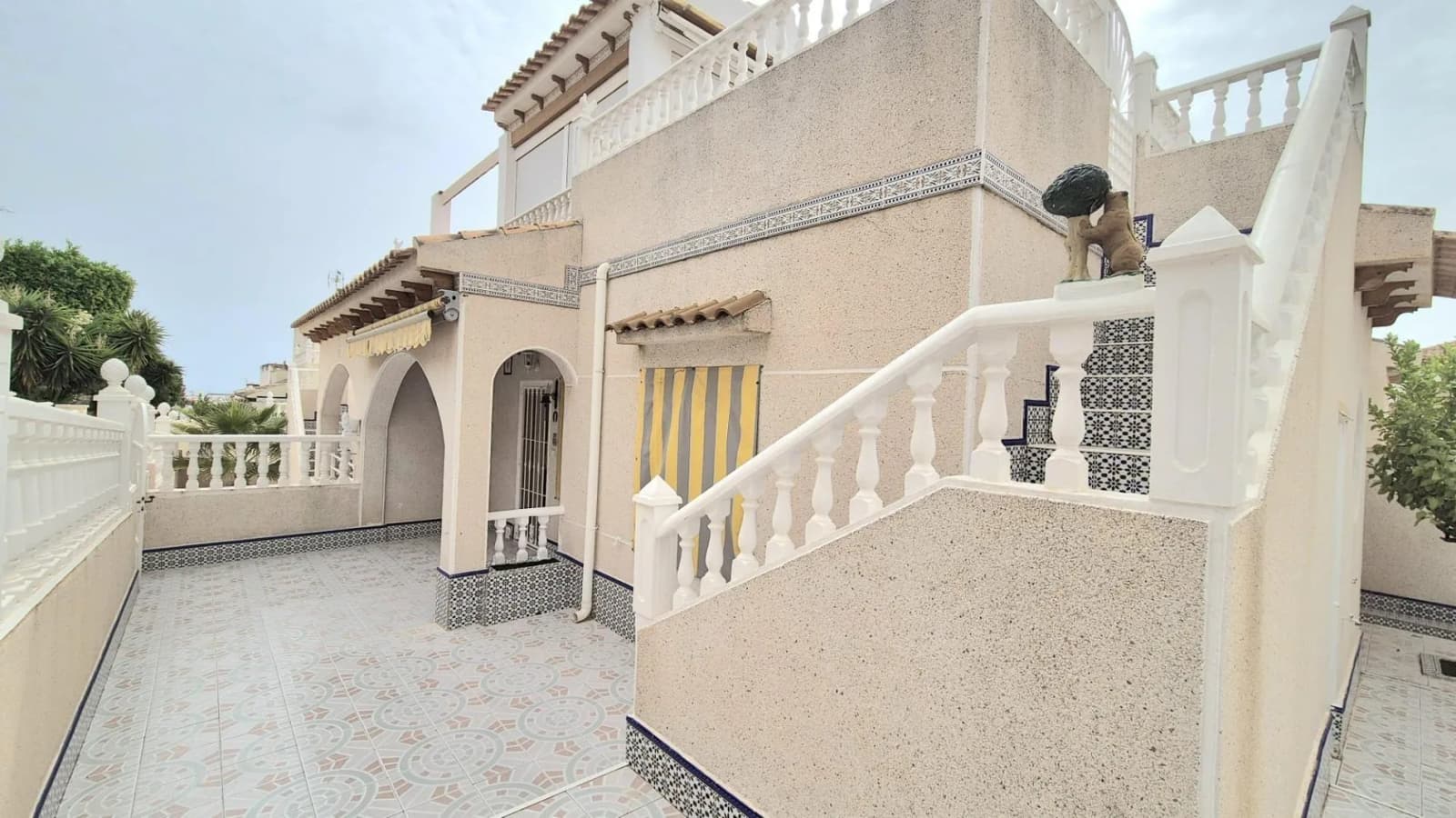 Villa de 3 dormitorios en venta en Torrevieja, Alicante