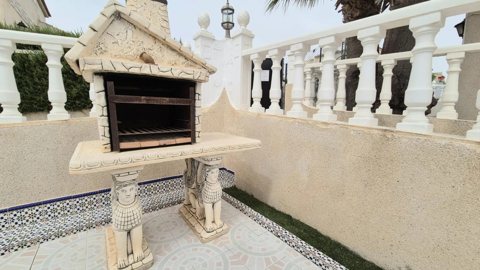 Villa de 3 dormitorios en venta en Torrevieja, Alicante - Image 3