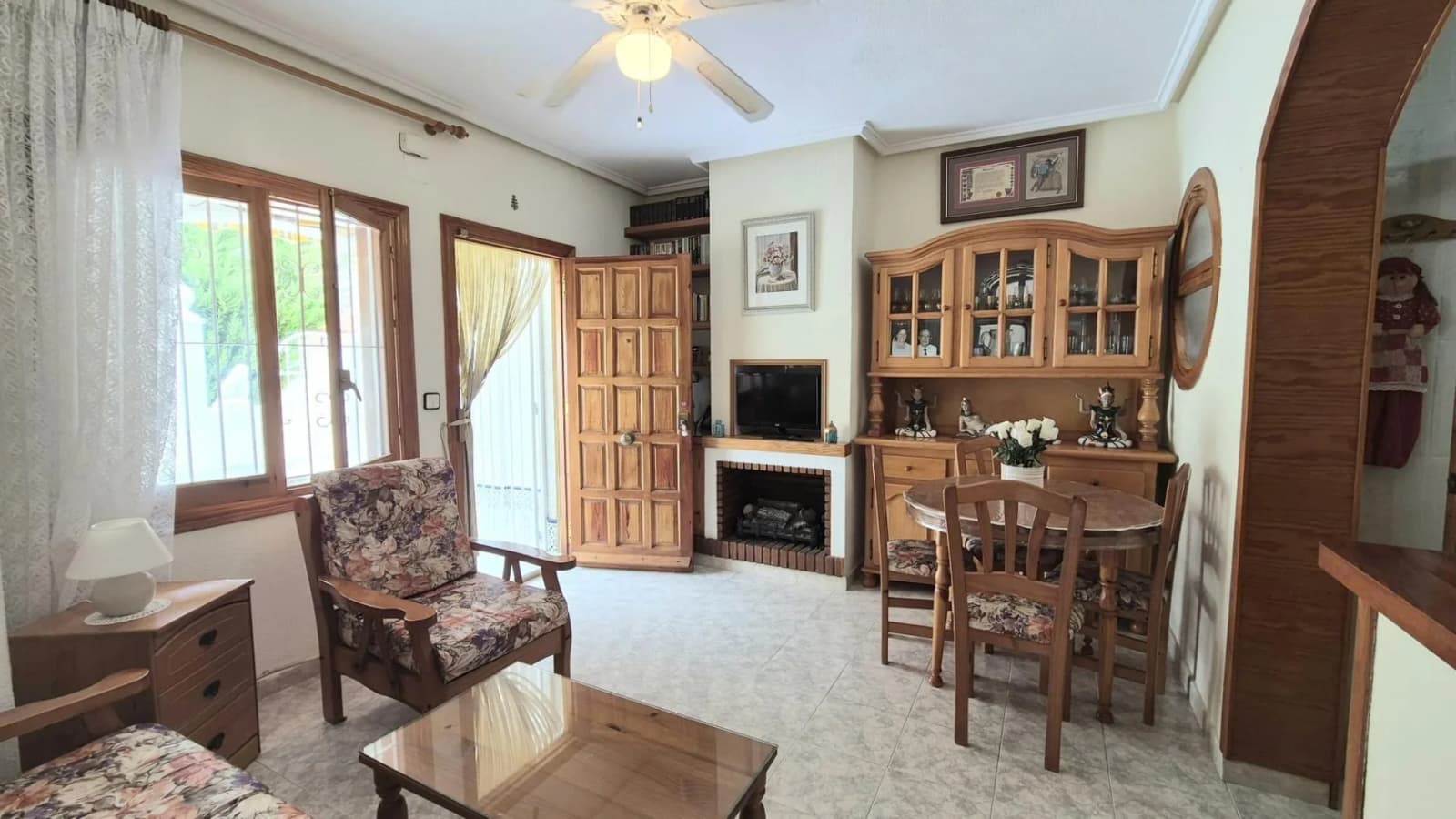 Villa de 3 dormitorios en venta en Torrevieja, Alicante - Image 6