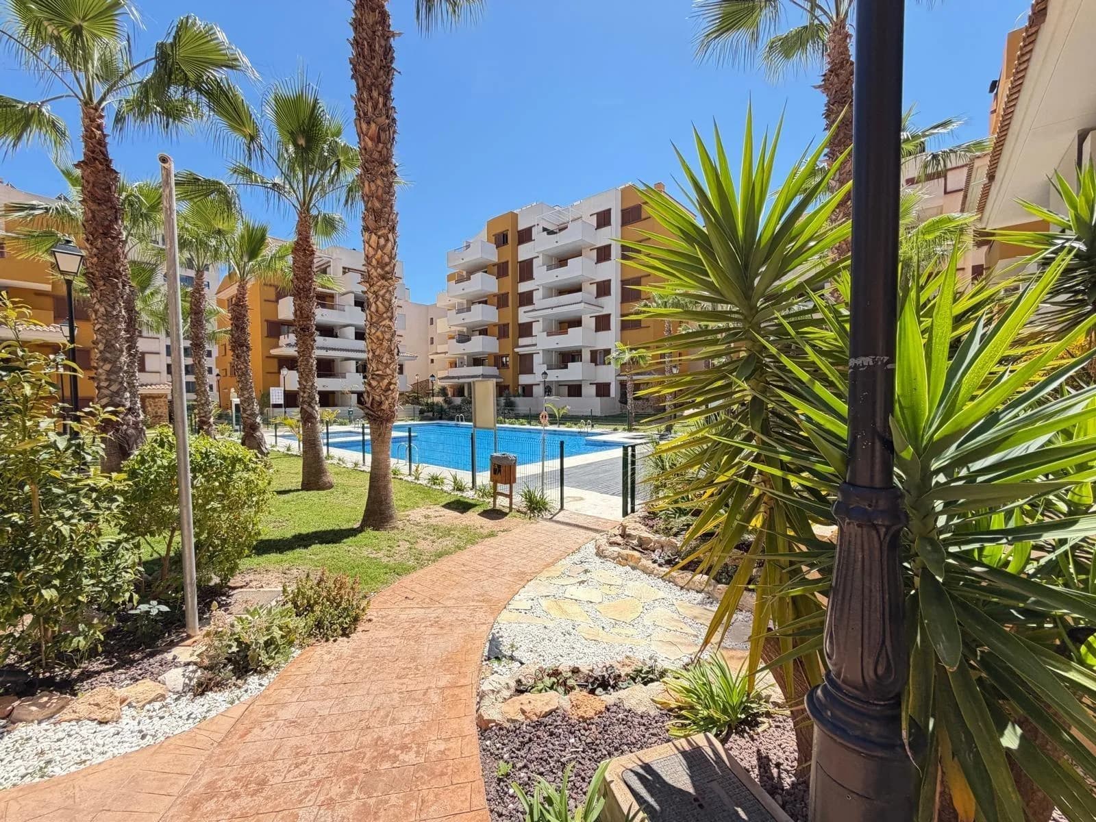 Apartment de 3 dormitorios en venta en Torrevieja, Alicante