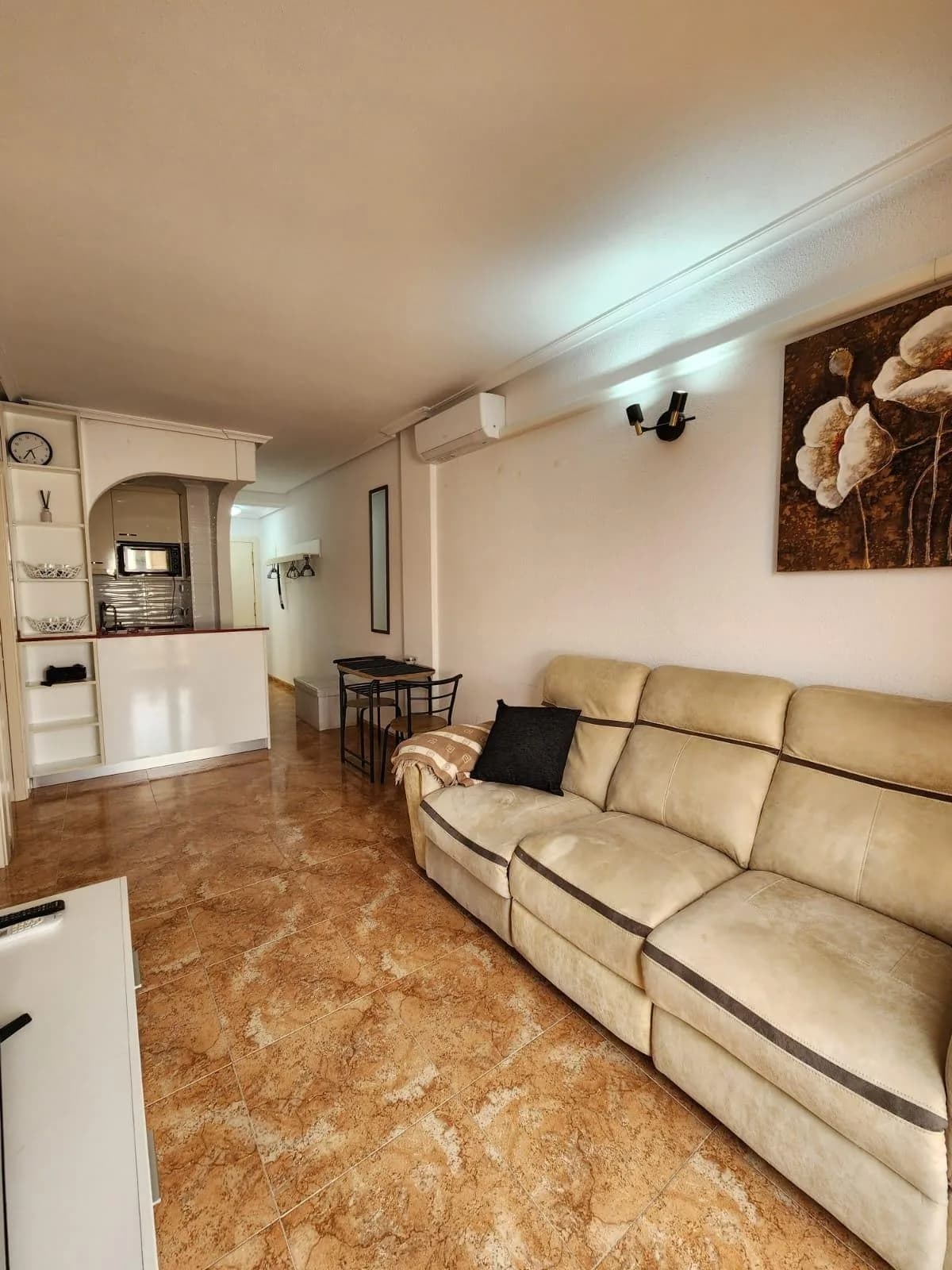 Villa de 2 dormitorios en venta en Torrevieja, Alicante - Image 8