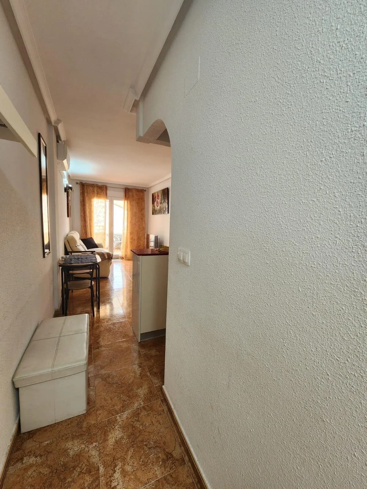 Villa de 2 dormitorios en venta en Torrevieja, Alicante - Image 9