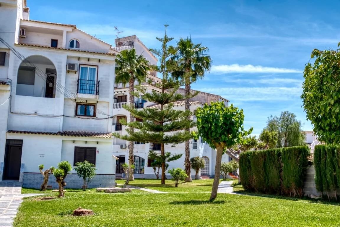 Duplex de 1 dormitorios en venta en Torrevieja, Alicante